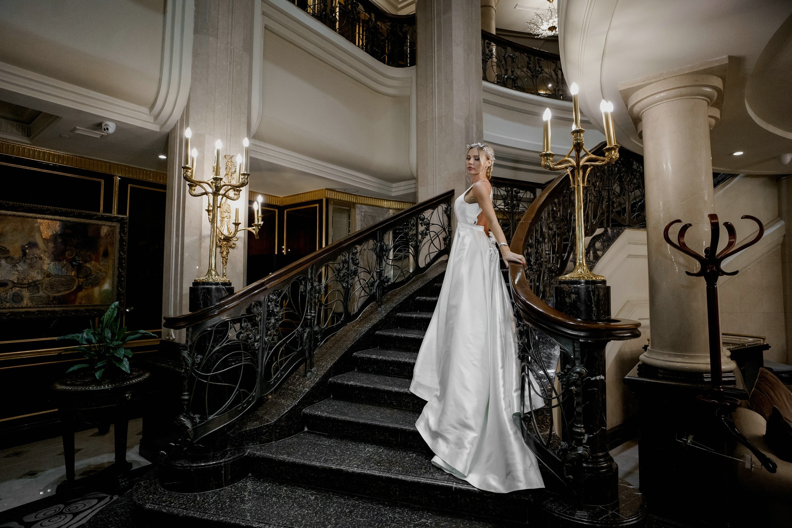 Свадебная фотосессия в отеле St. Regis Москва Никольская. Свадебный и семейный фотограф в Москве Светлана Зоткина