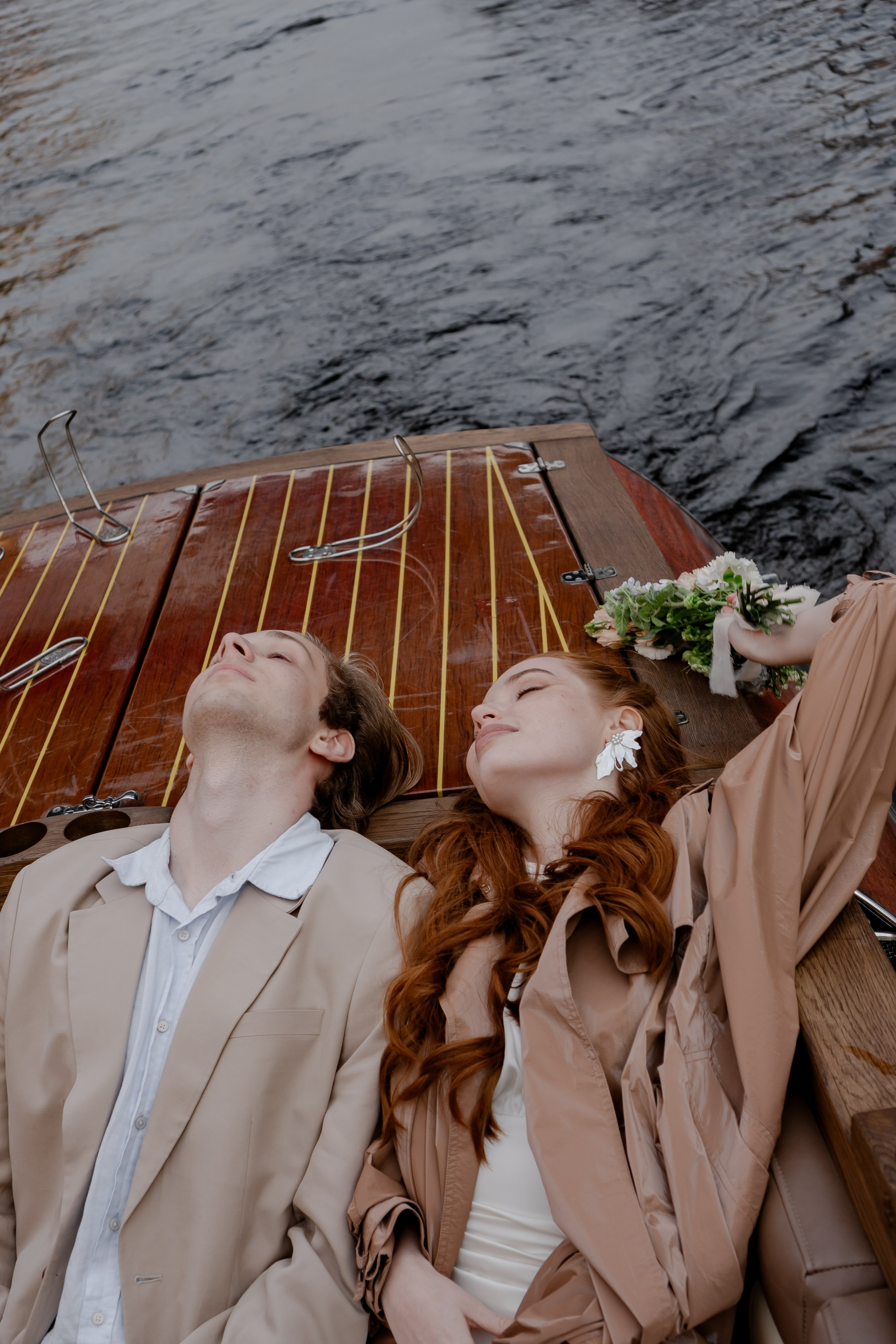 СВАДЕНБНАЯ СЬЕМКА НА КАТЕРЕ ПО КАНАЛАМ САНКТ-ПЕТЕРБУРГА И В АКВАТОРИИ НЕВЫ. Профессиональный фотограф, Санкт-Петербург — Виктория Богомолова