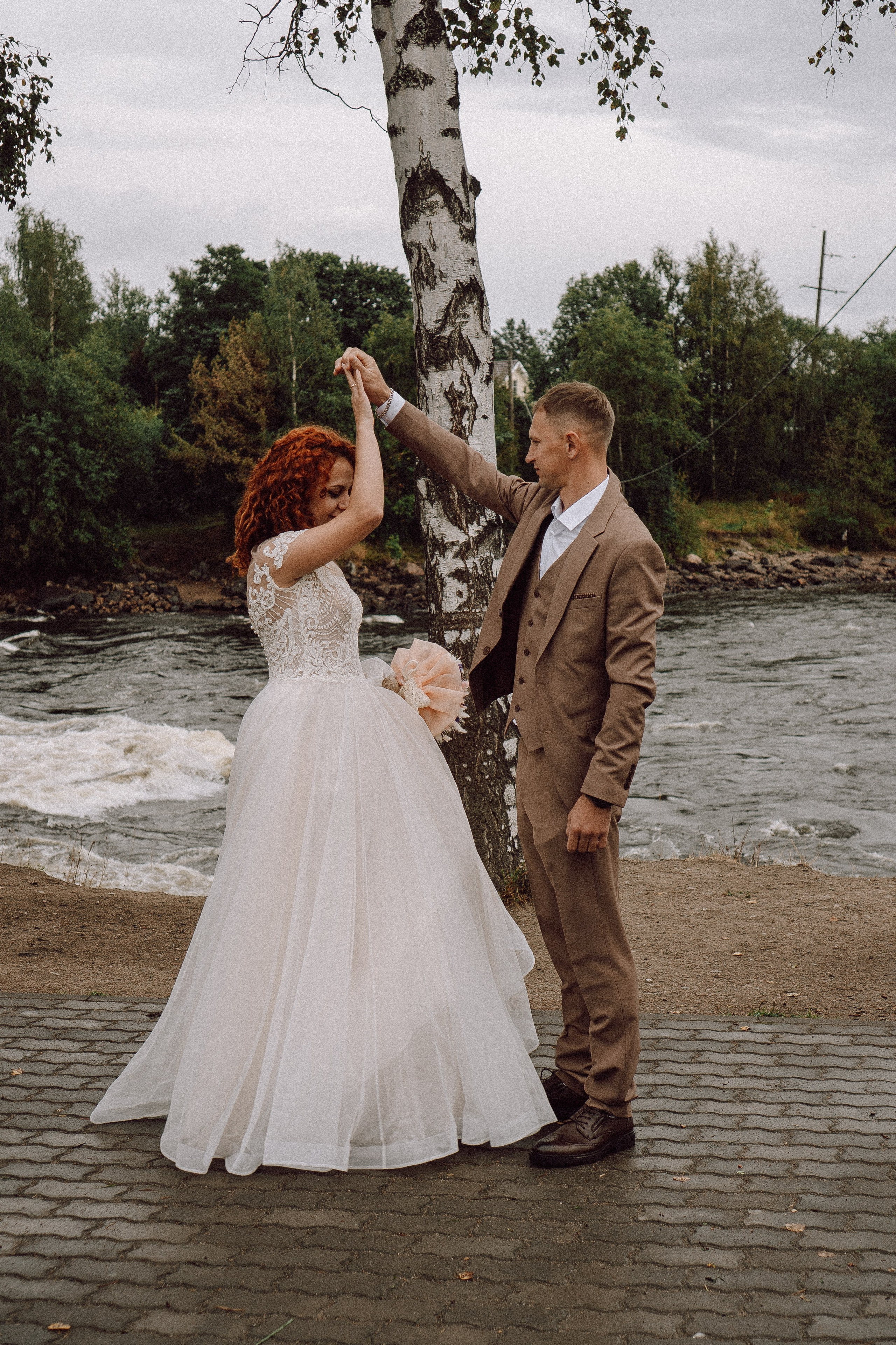СВАДЕБНАЯ ФОТОСЕССИИЯ ПАРЫ В ГОРОДЕ ПРИОЗЕРСК В СОСНОВОМ ЛЕСУ И С ПИКАПОМ. Профессиональный фотограф, Санкт-Петербург — Виктория Богомолова