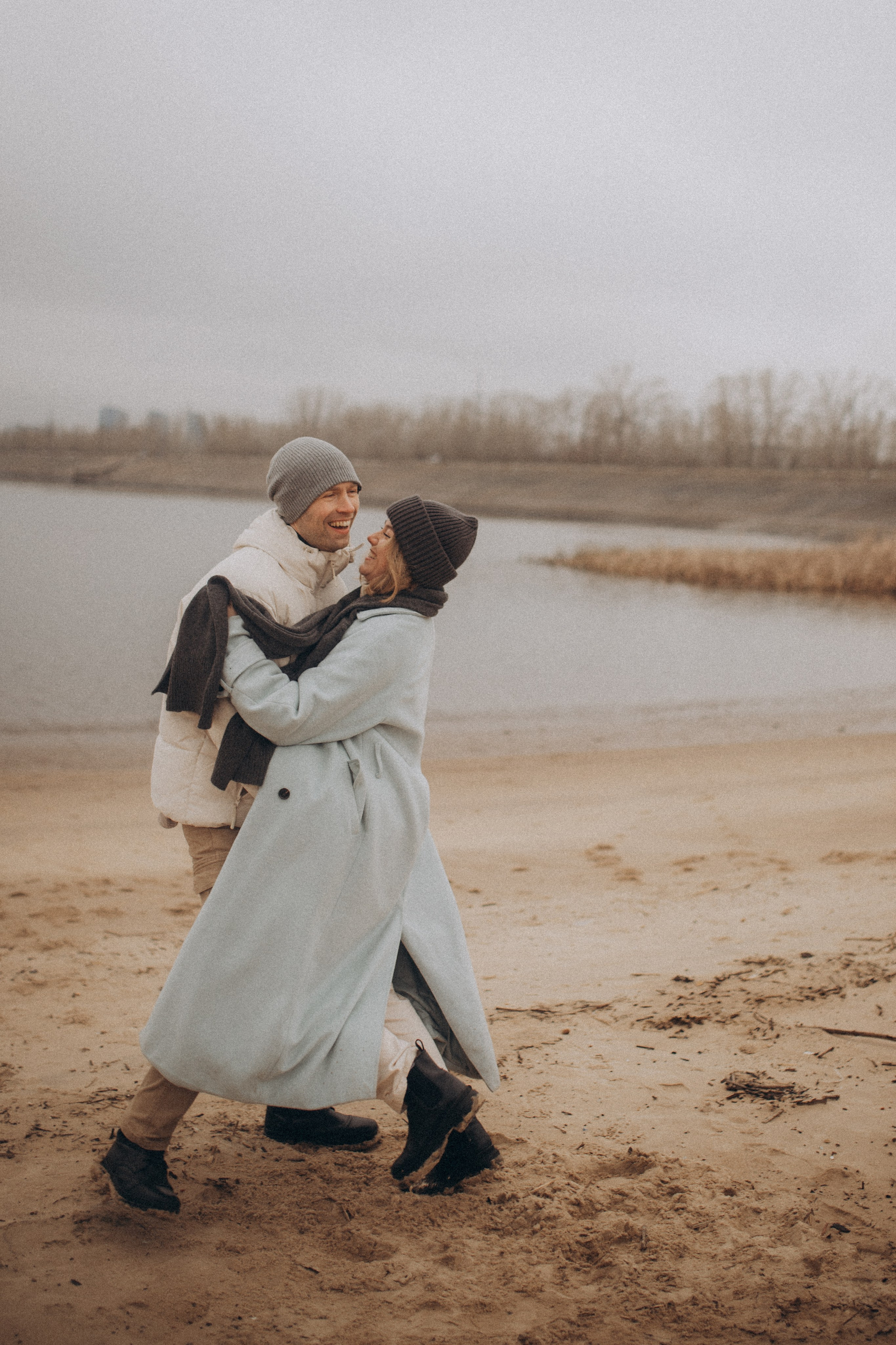 Осенний пляж. Свадебный фотограф Казань