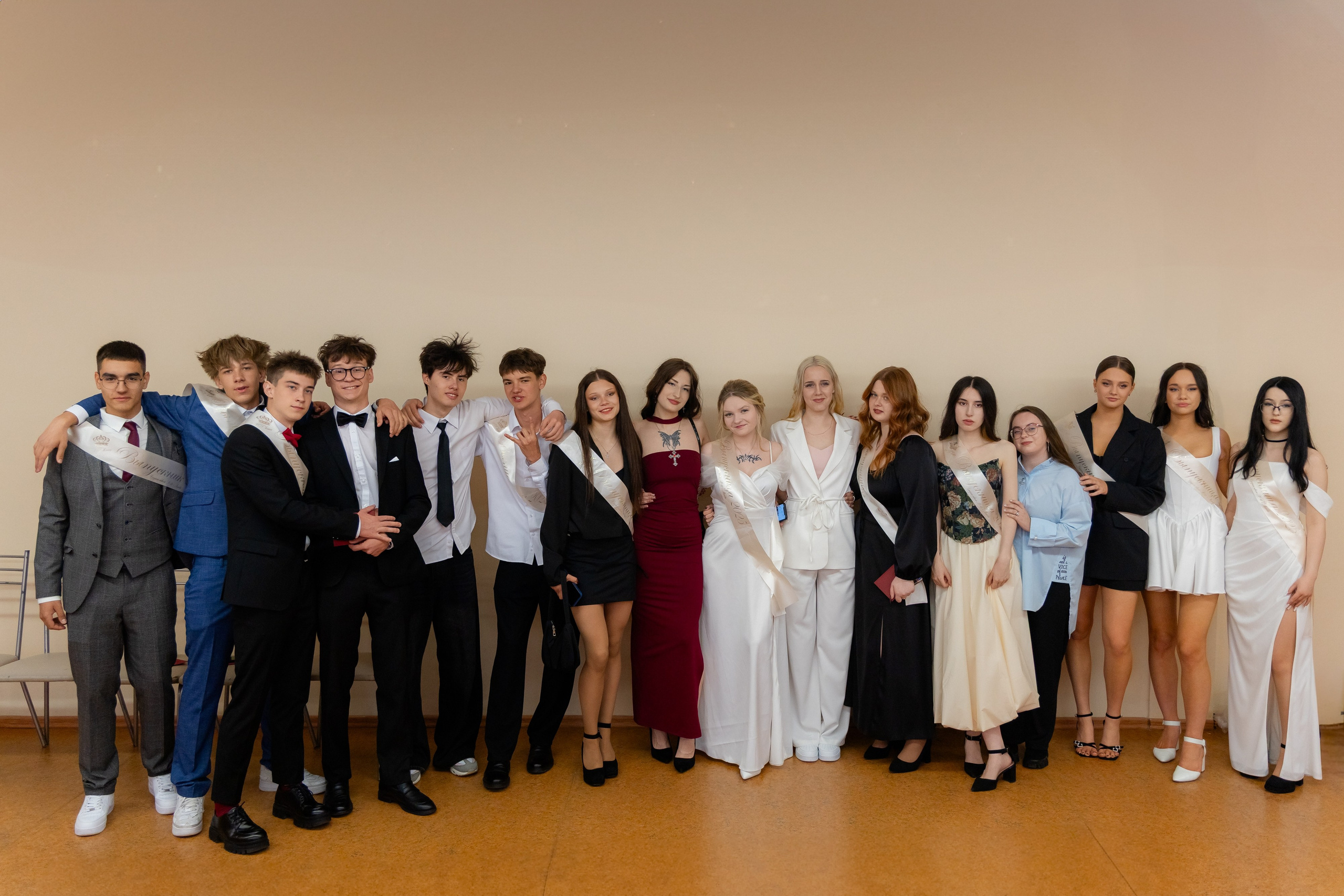 Школьный выпускной 2025 год в Минске, Беларуси. Свадебный фотограф в Минске/Беларуси Сергей Спиридонов