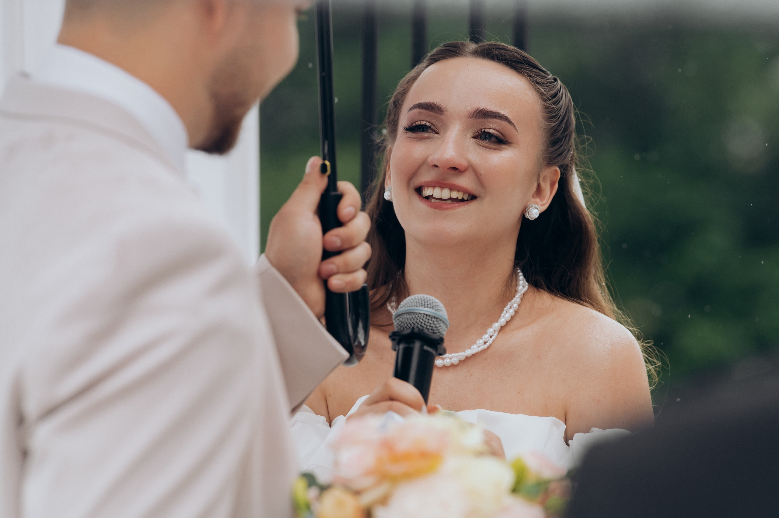 Дождь, Гребнево, любовь. Свадебный и семейный фотограф Виктория Носачёва. Щелково, Москва и МО