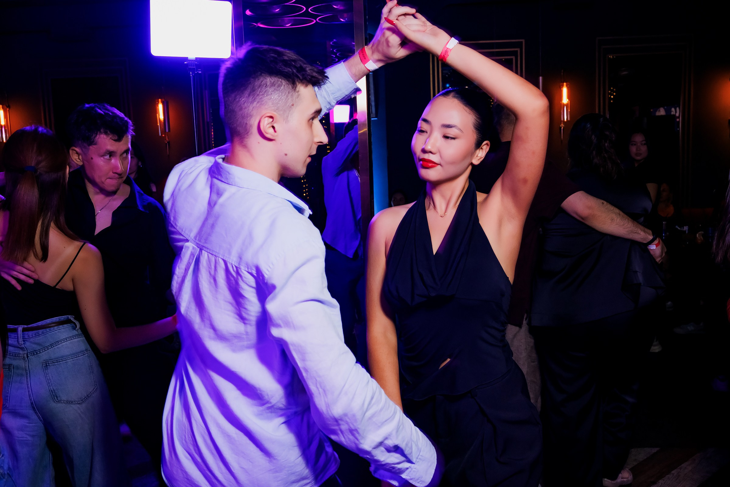 Bachata party by One Flick. Репортажный фотограф в Алматы Каюпов Сержан