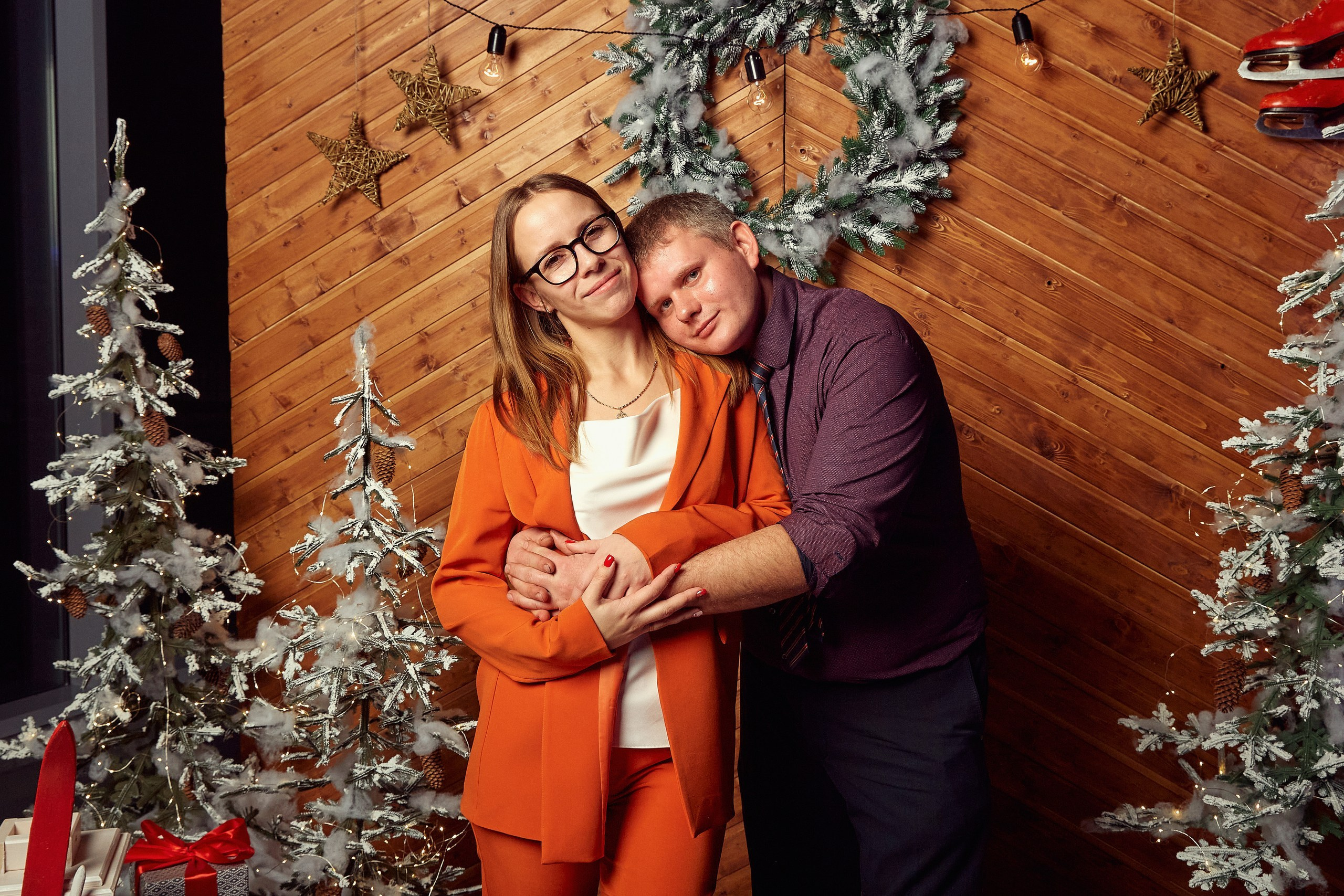 Транс-Инвест / Новогодний корпоратив на территории автосалона. Антон Артюшин, портретный фотограф. Москва