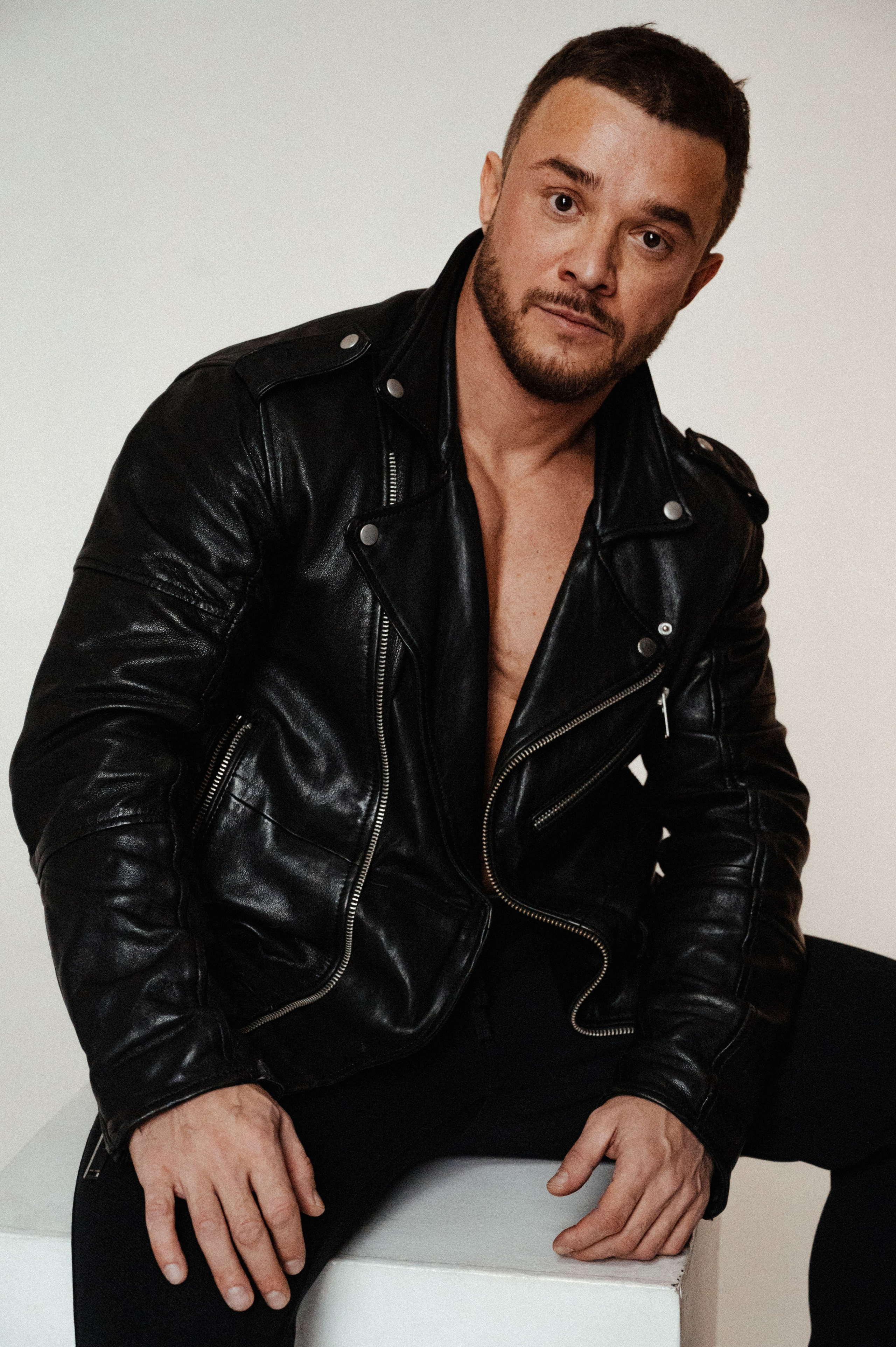 Константин. Профессиональный фотограф беременности в СПБ. Стильные фотосессии беременности в стиле минимализм и классическая фотография