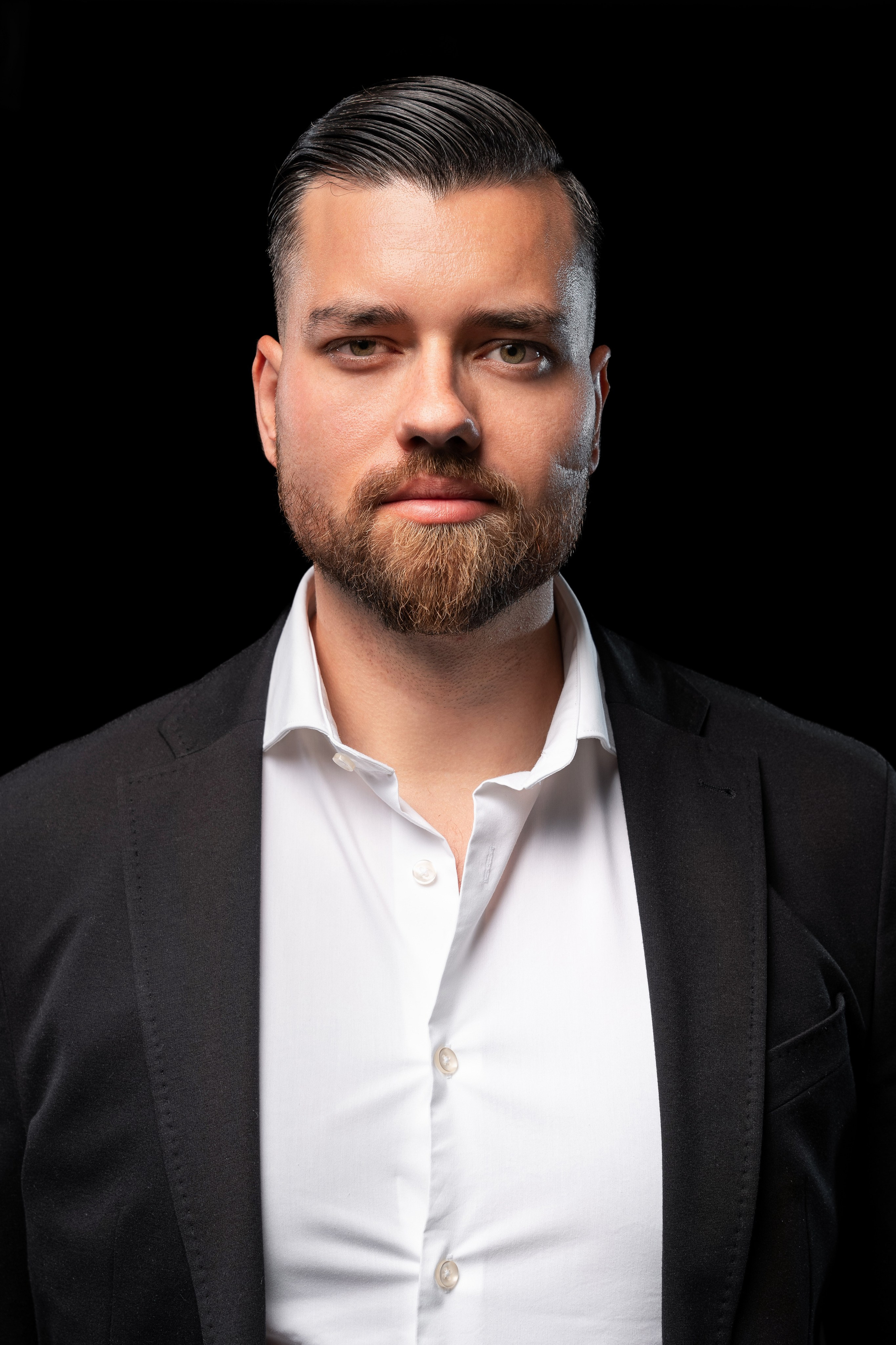 Advertising photographer in Dubai — Maxim Mitrofanov