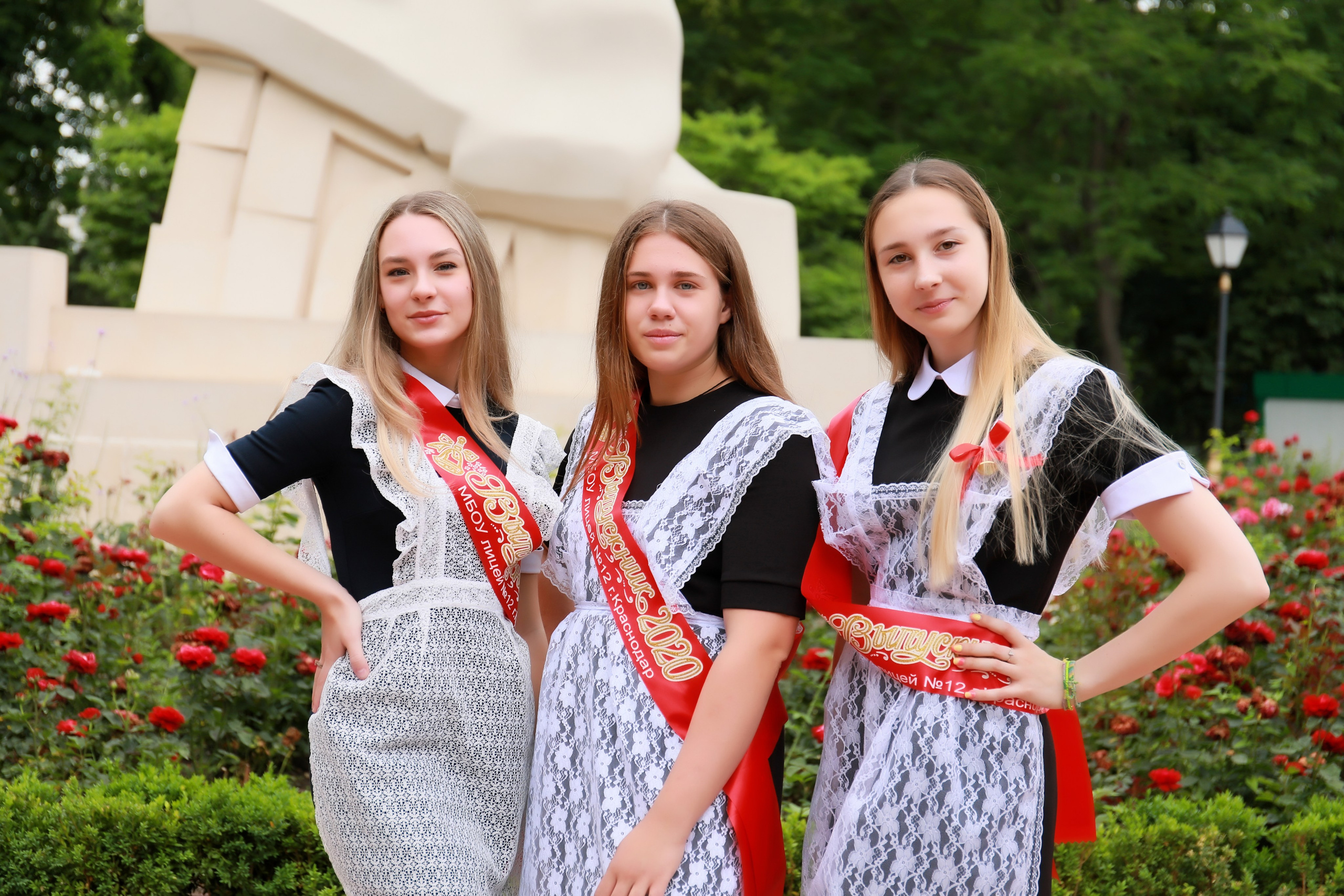 Вручение аттестатов (12 лицей). Детский семейный фотограф Краснодар