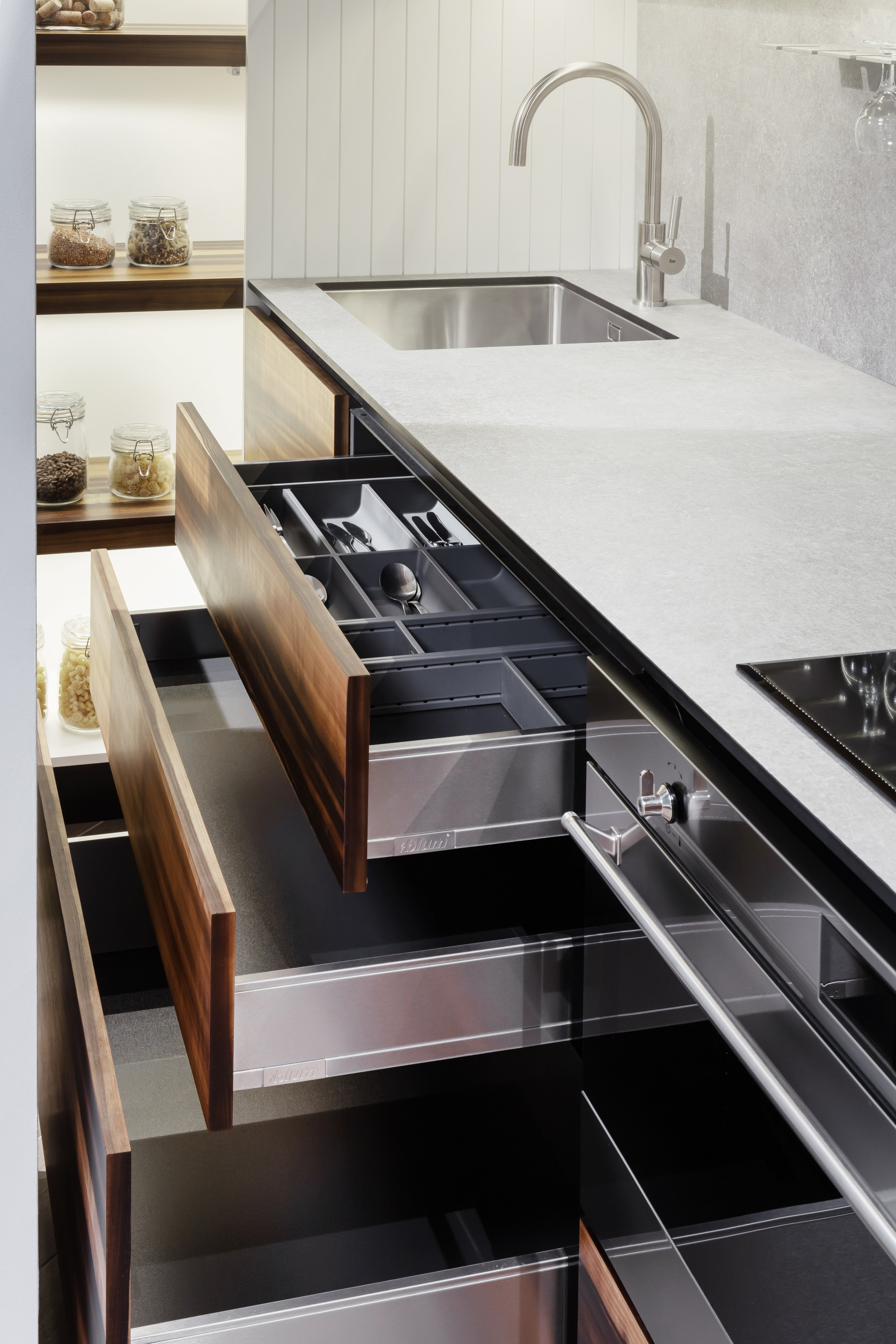 Кухня из натурального шпона. Мебель на заказ