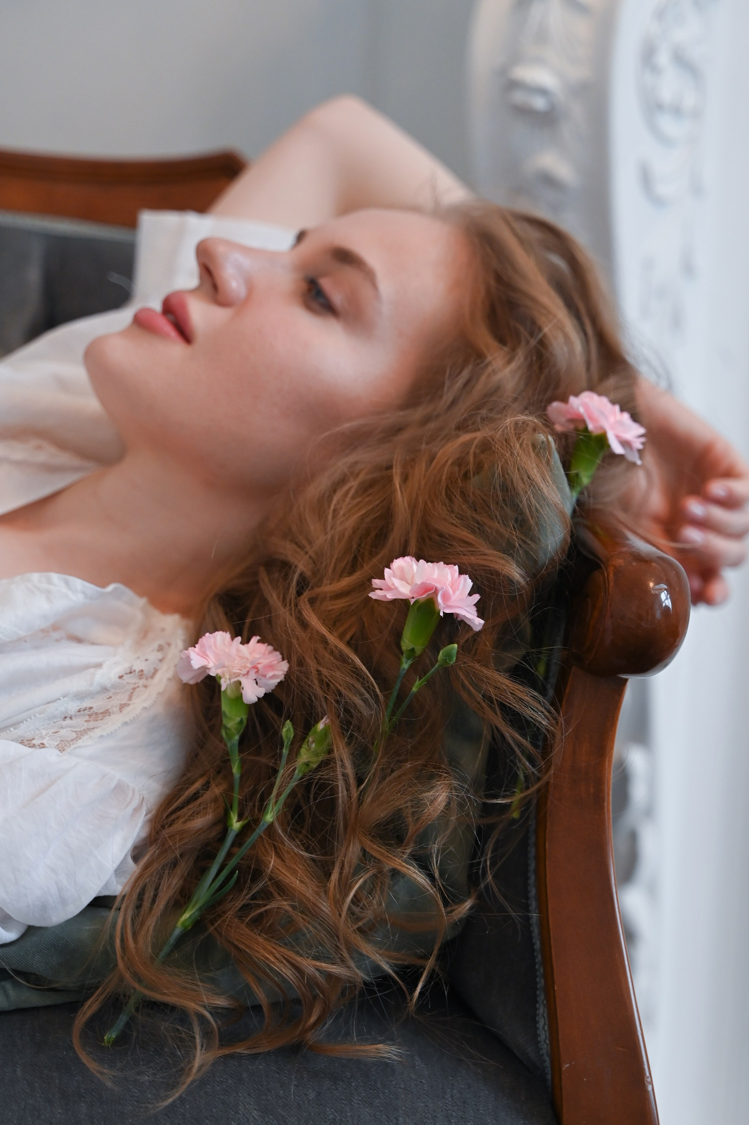 Женская фотосессия с цветами. Портретный фотограф в Москве Казьмина Олеся