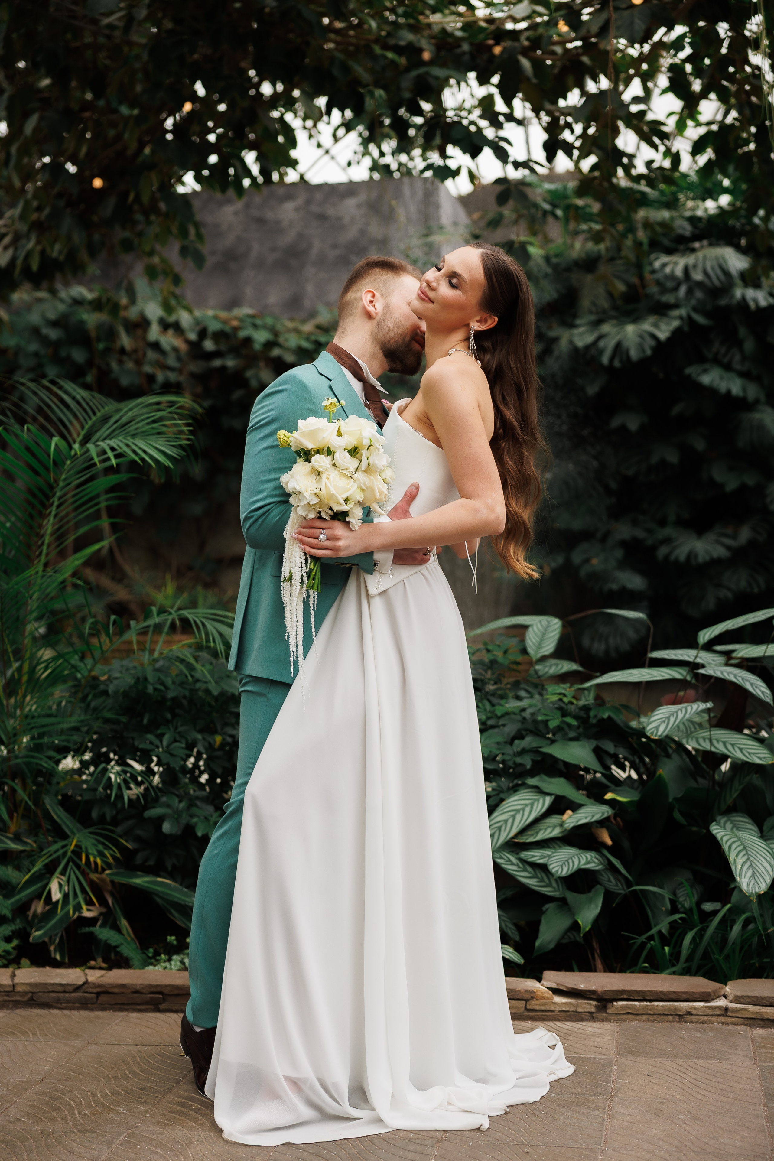 Свадебная прогулка в оранжерее. Питер. Свадебный и семейный фотограф в Москве Красинская Мария