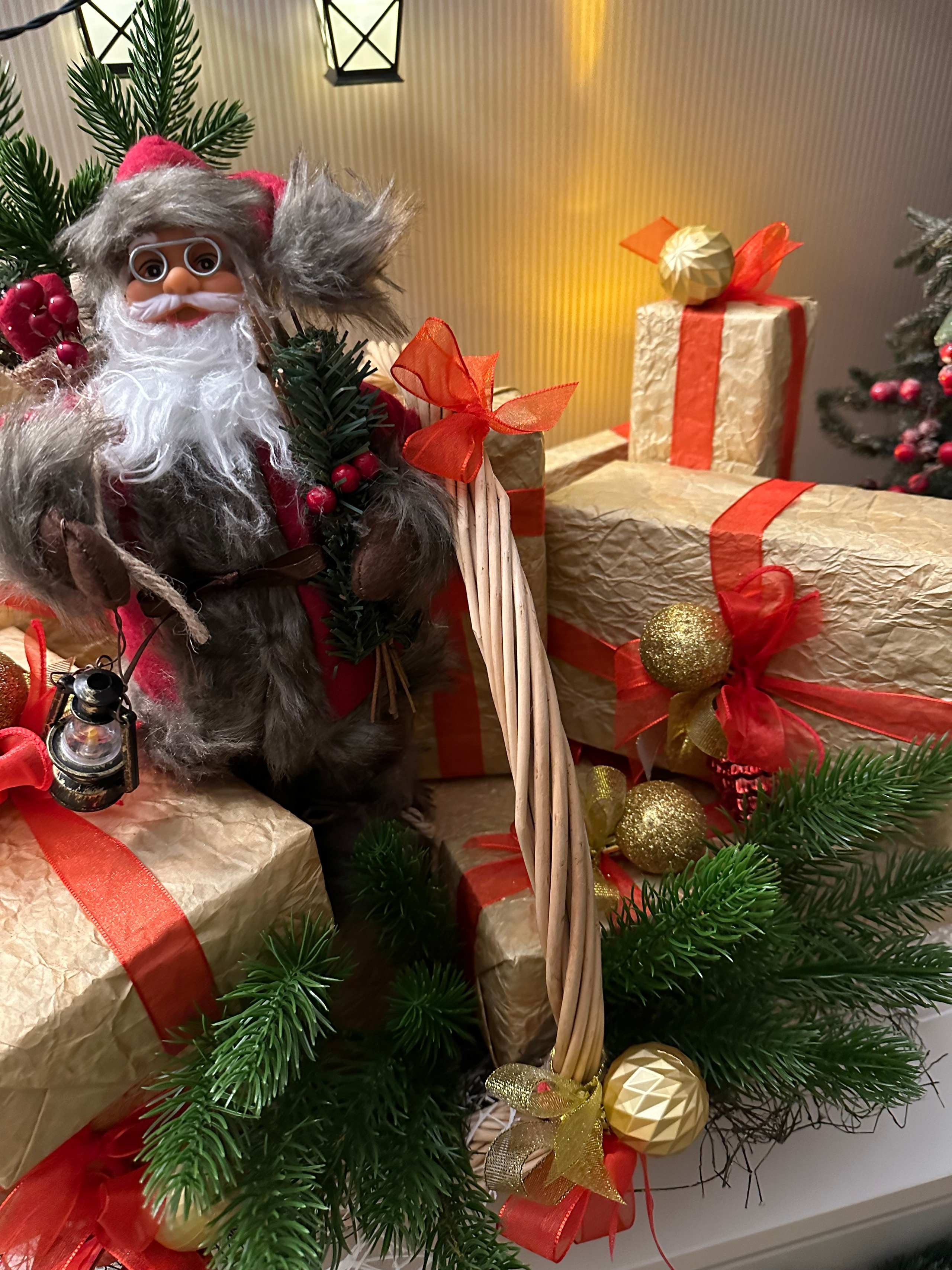 Новогодняя корзина. Студия подарочных наборов «Владия»