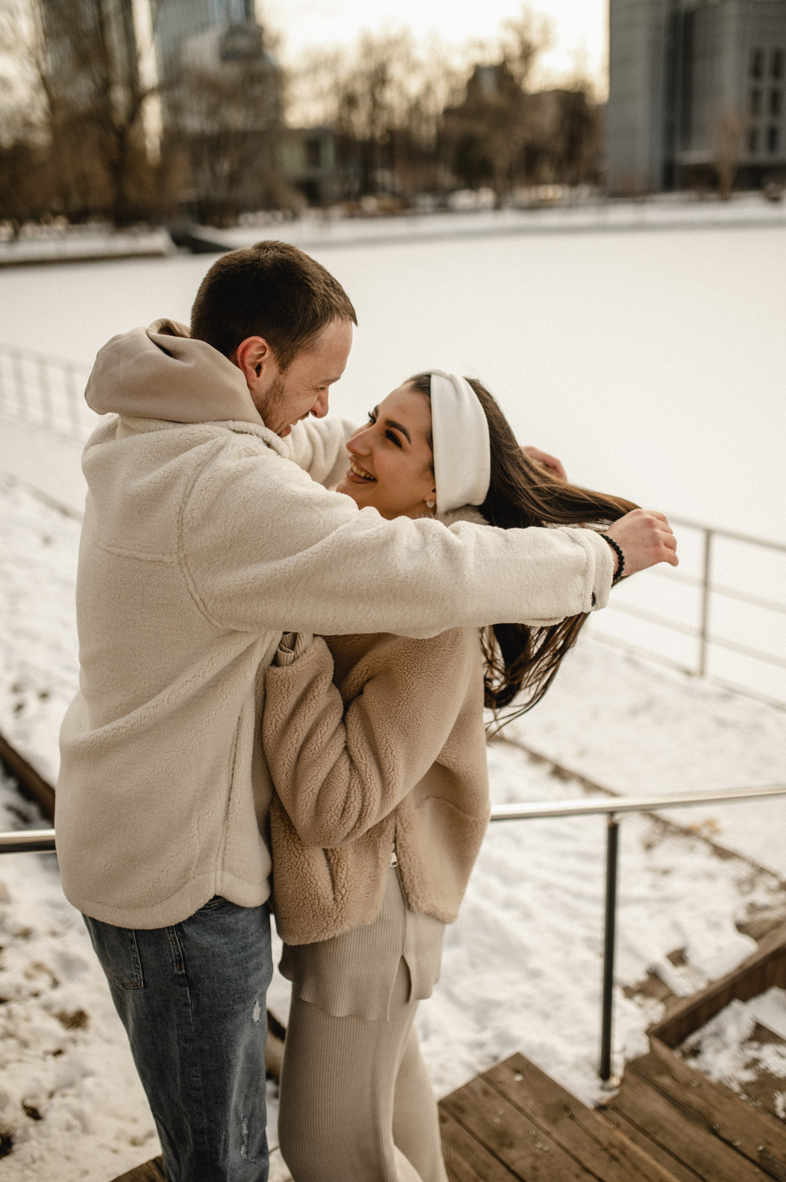 Лавстори стрит фотосессия в зимней Москве. Семейная фотосессия Бутово Москва фотограф Алина Морщагина