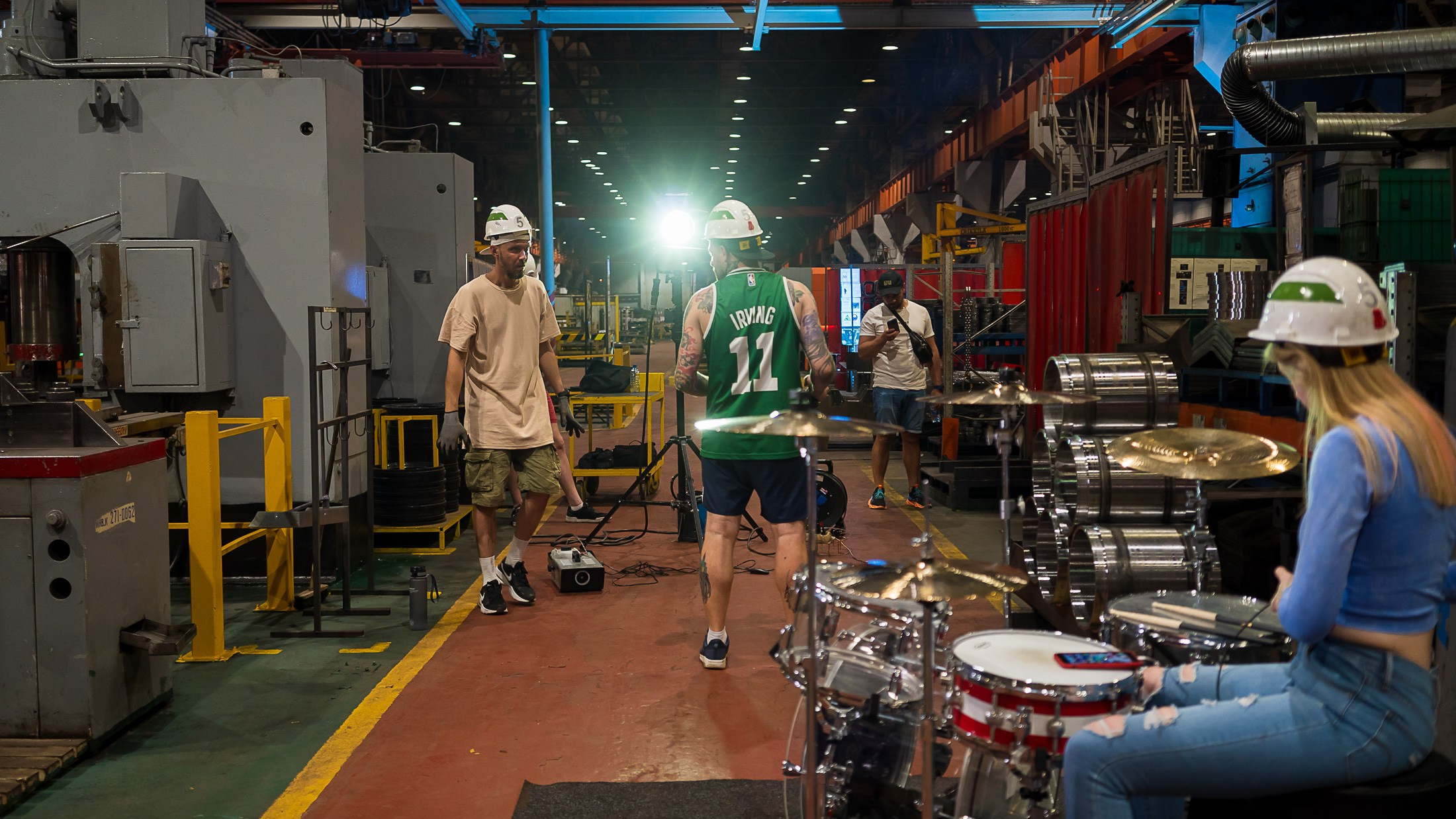 Кировский завод. Графический дизайнер Илья Левченко