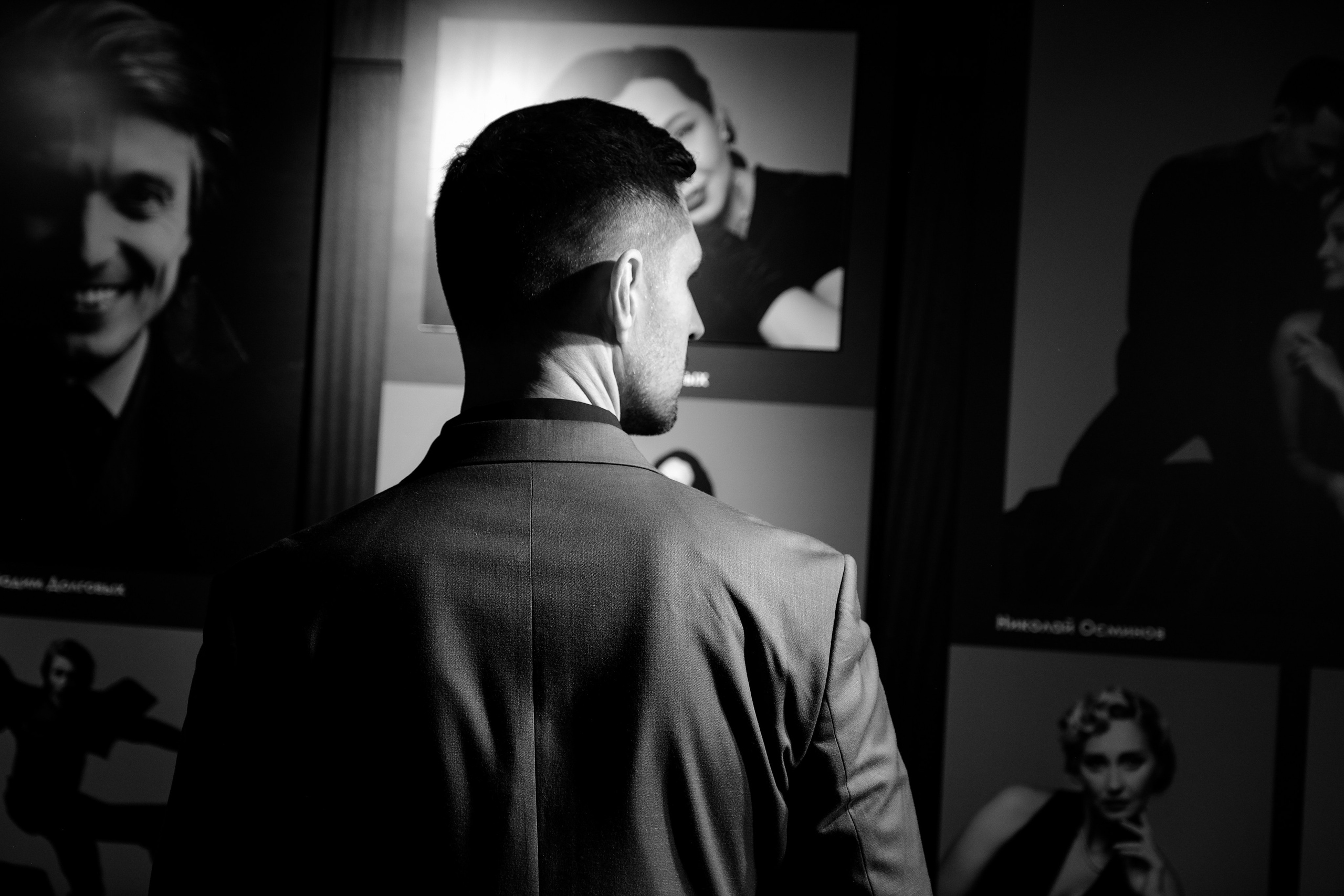 Свадебная фотосессия в театре драмы имени Наума Орлова. Свадебный фотограф в Челябинске Сырчикова Наталья