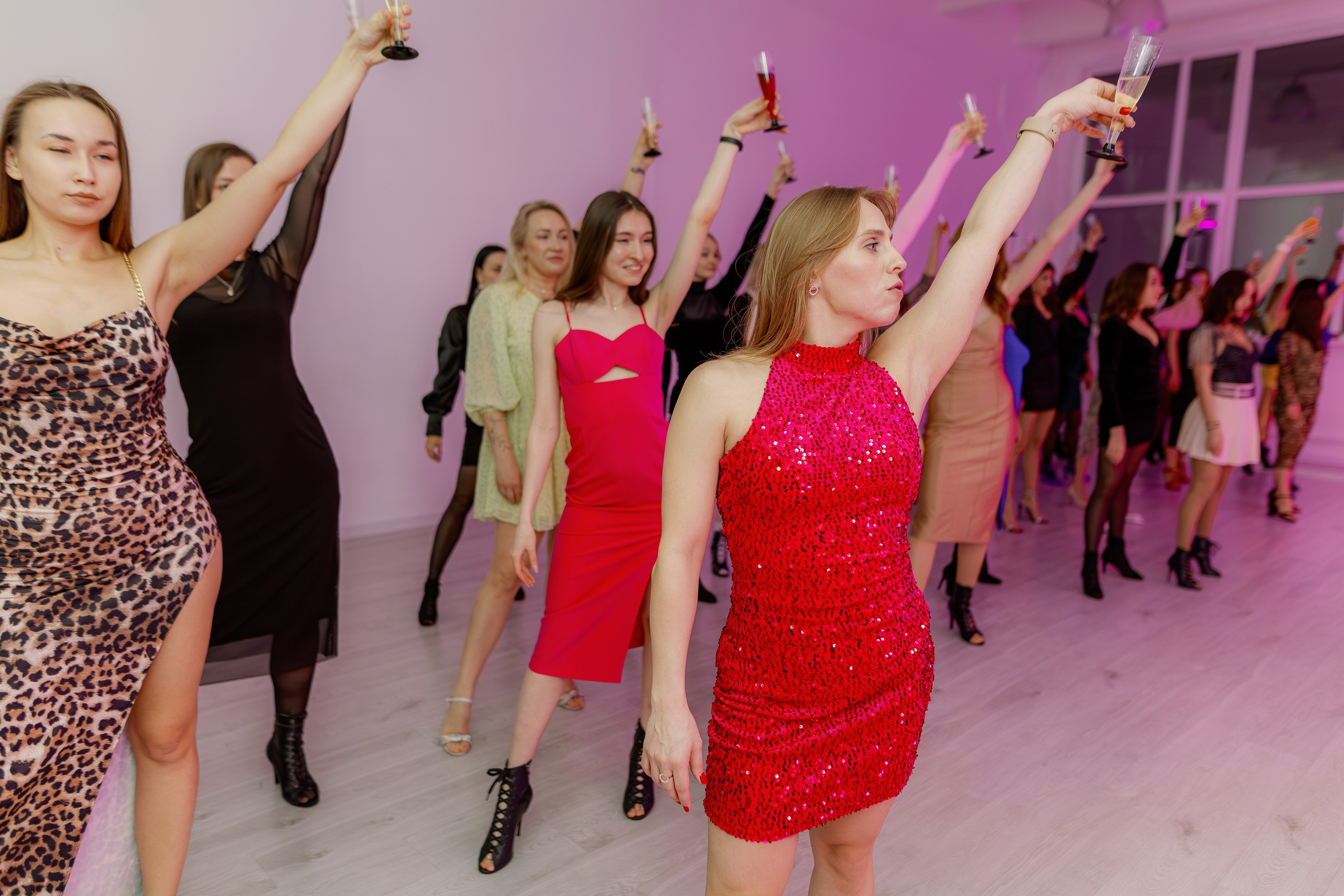 «Коктейльная вечеринка». Свадебный и репортажный фотограф Киров | Вадим Карпук