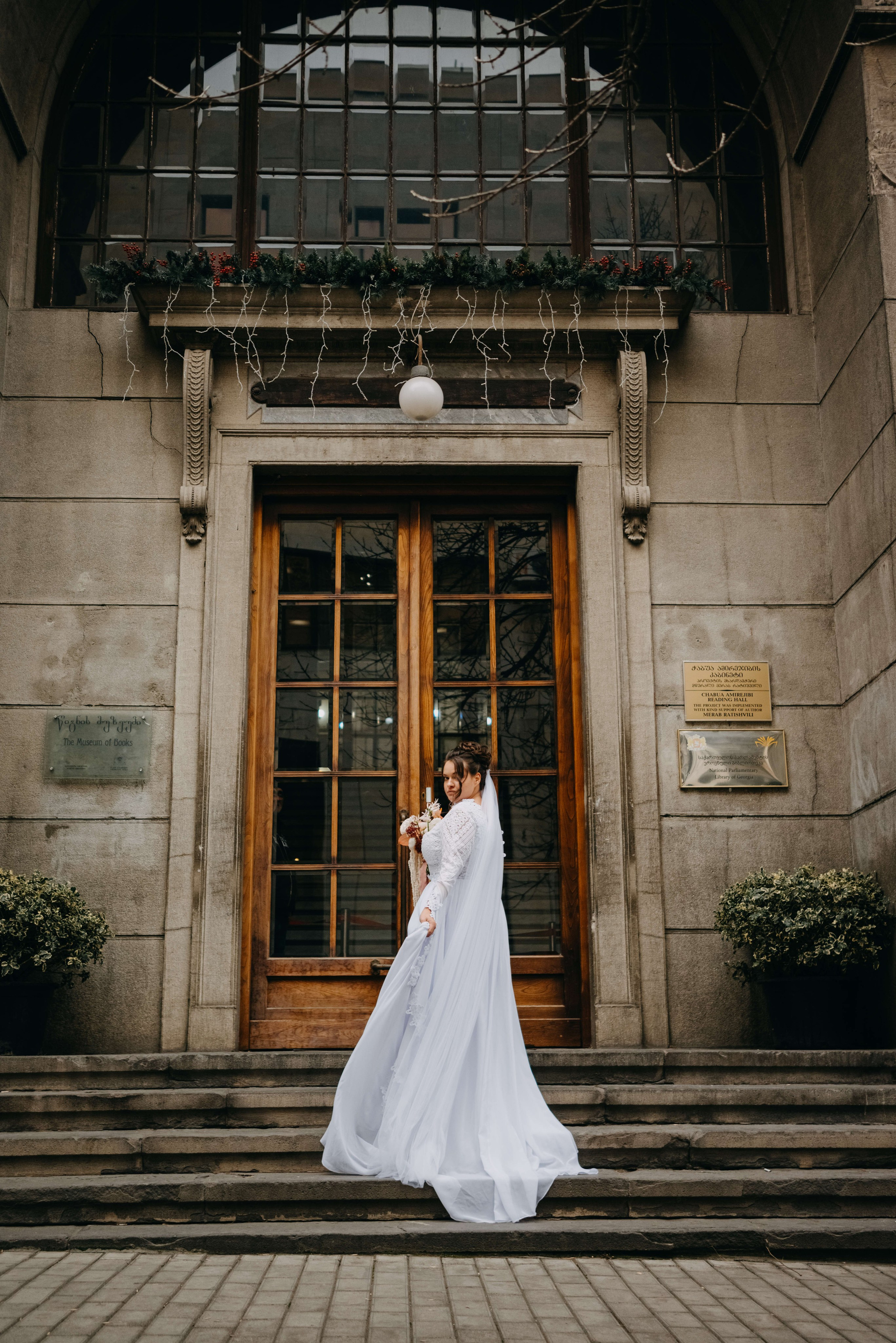 Анна & Виктор | сборы, роспись и прогулка. Портретный и свадебный фотограф в Тбилиси • xeniqo