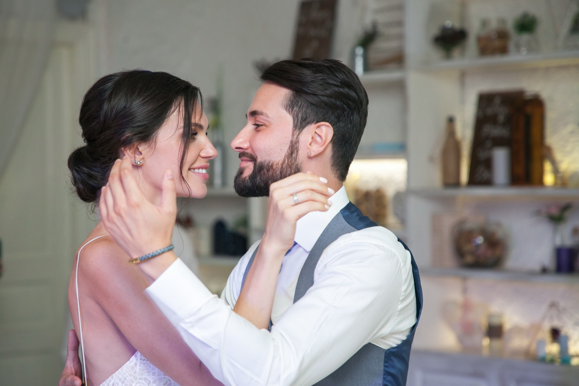 Ты мой космос, свадьба в СПБ. Фотограф крещение венчание в Петербурге! Помогает подобрать храм и посоветовал душевного батюшку в СПб