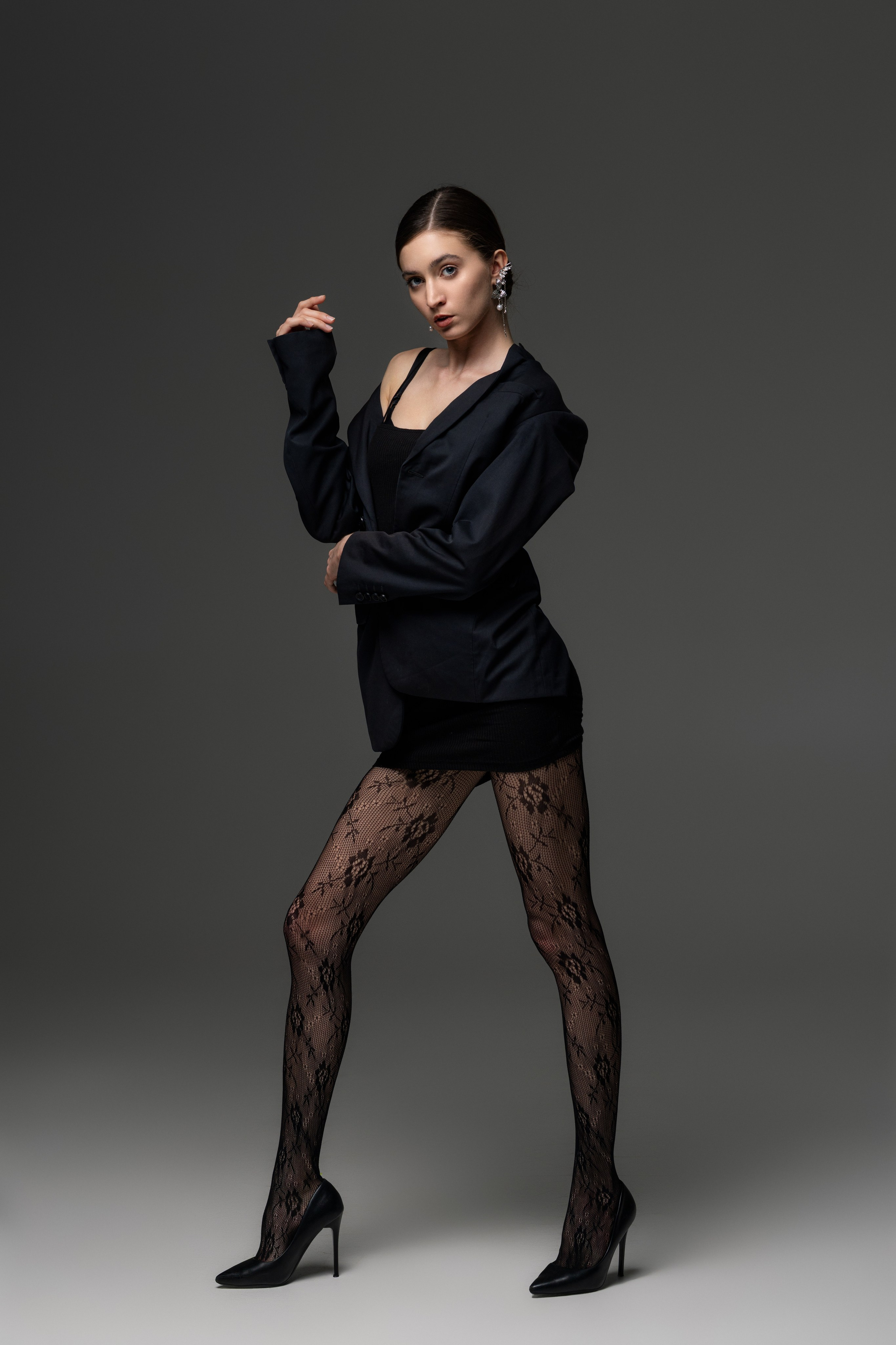 Студийная съемка на циклораме с Дианой для «себя». Дмитрий Шульгин, портретный фотограф в Воронеже