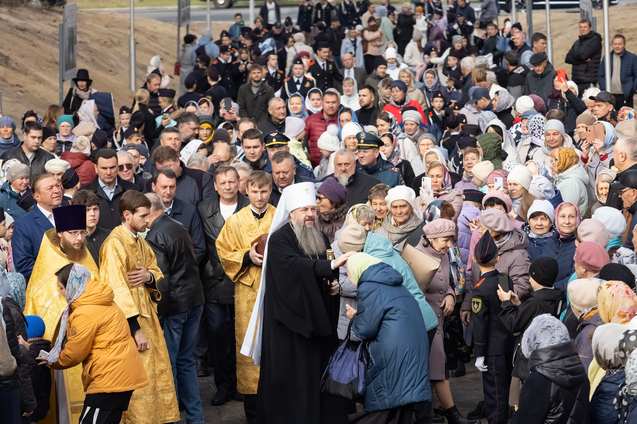 Открытие Храма Серафима Саровского. Репортажный, семейный и детский фотограф в Пензе и Заречном Арина Ермилова. Картины барельеф на заказ