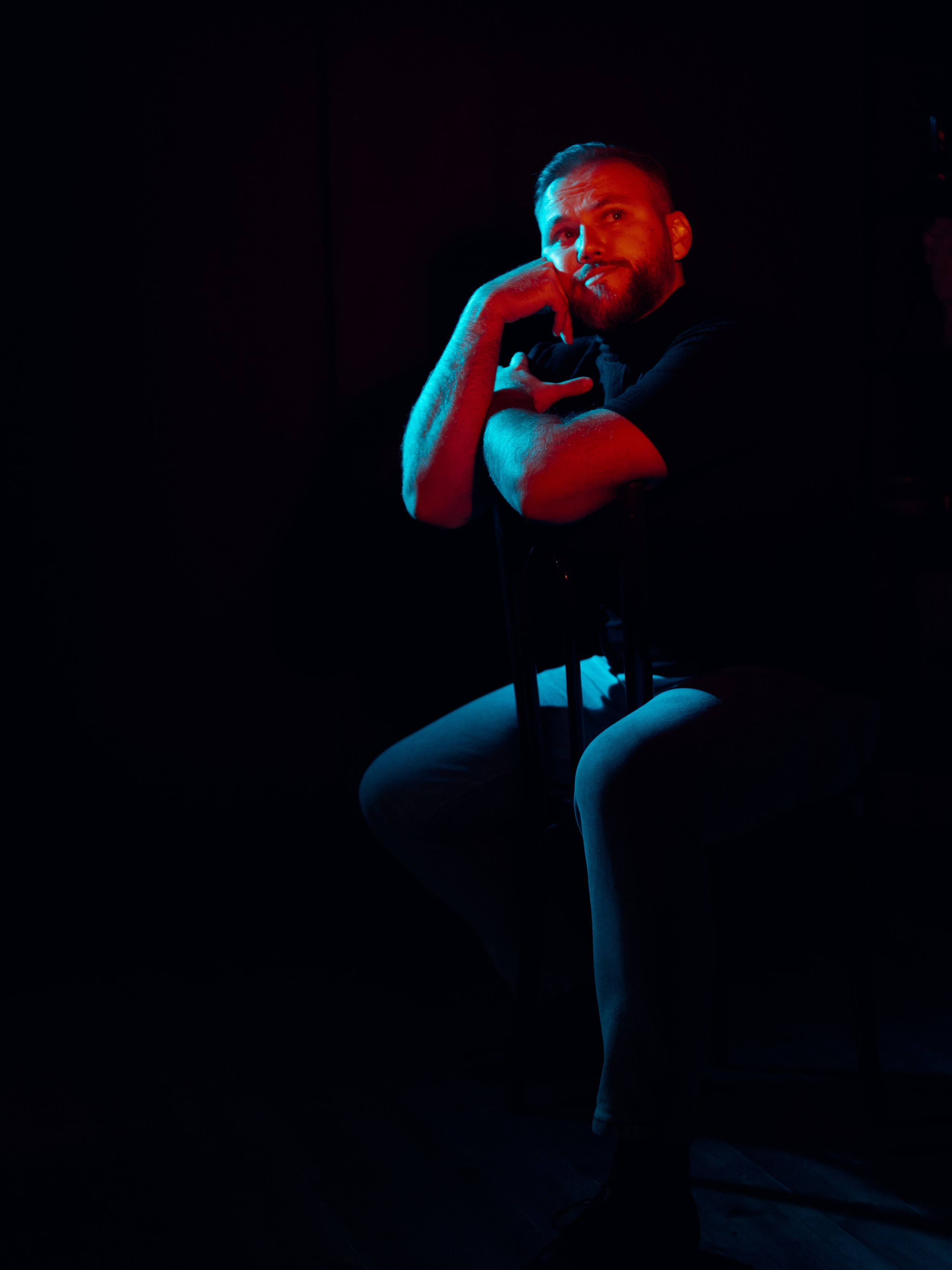 студийная фотосессия, фото с цветным светом, два источники света