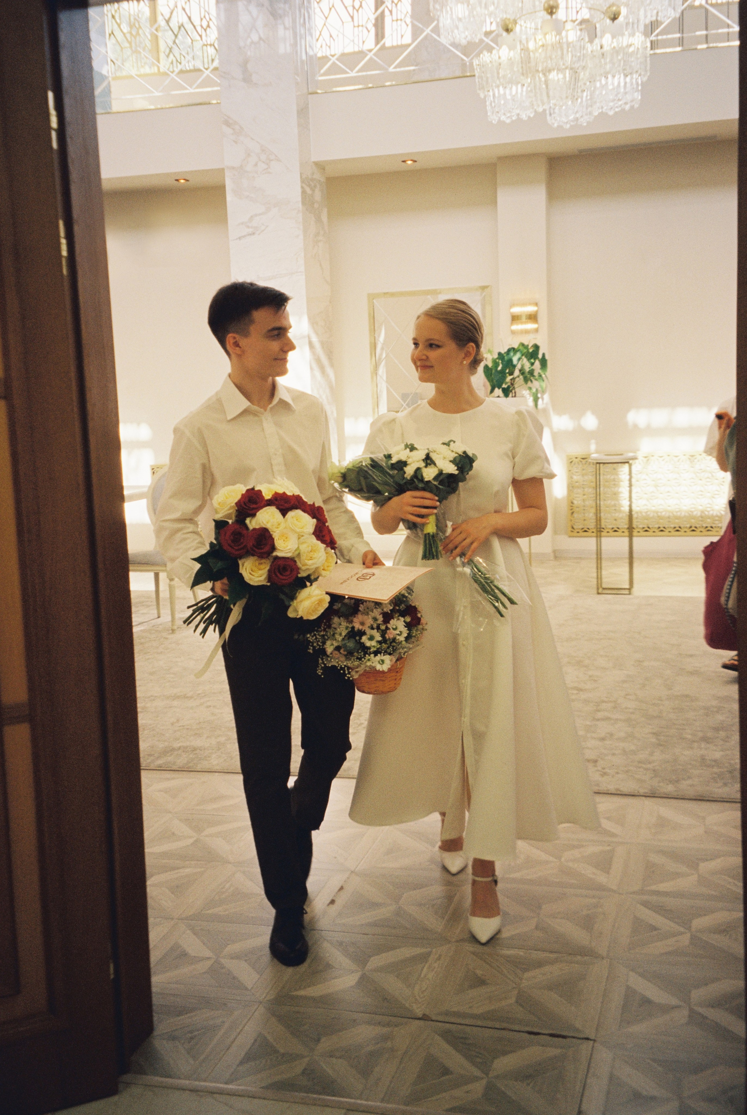 Свадебная фотосессия на Котельнической набережной. Свадебный фотограф в Москве Элина Ларченкова. Фото, которые цепляют