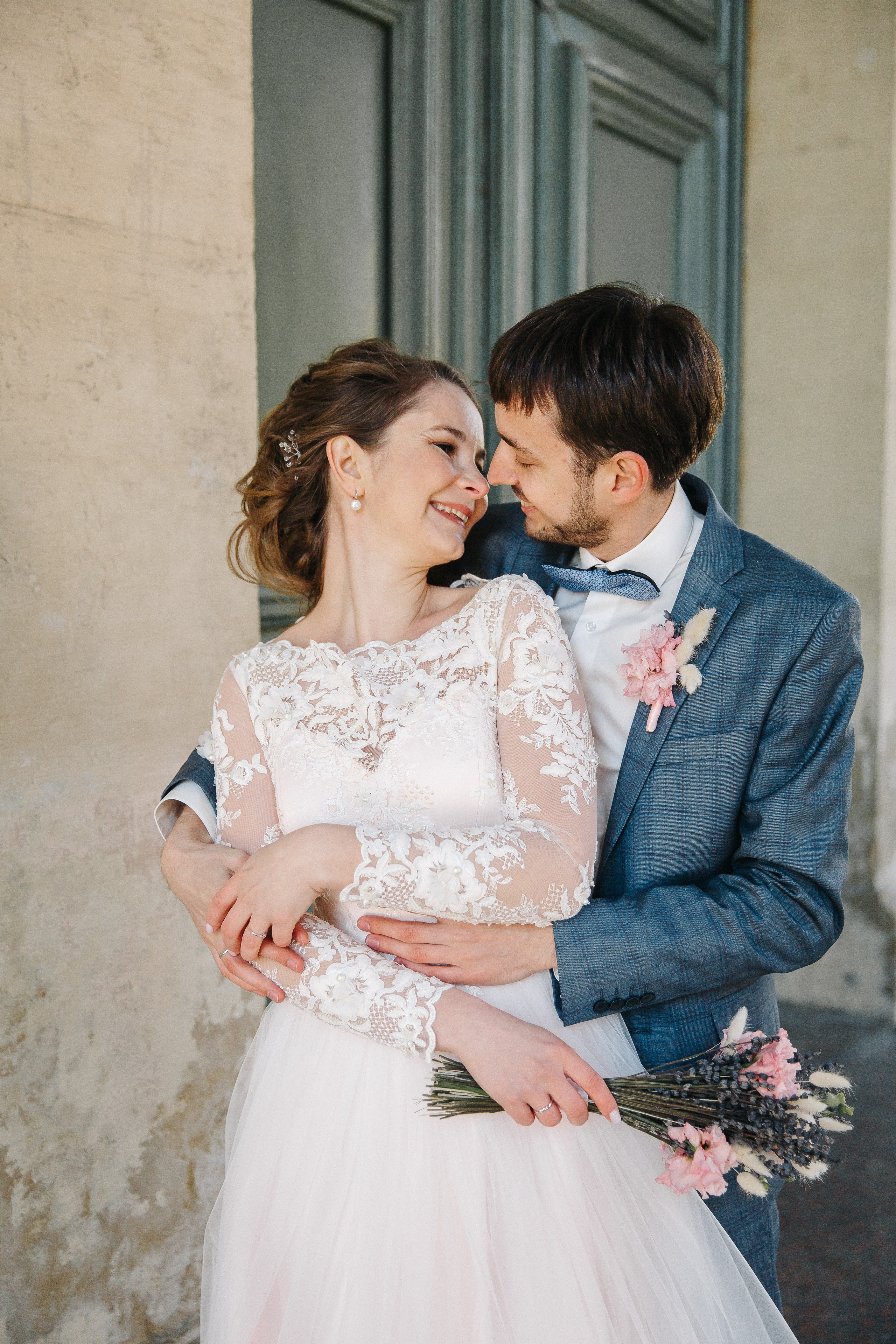 МАЙ | Дворец № 1, Атланты, Эрмитажный дворик. Свадебный фотограф в Санкт-Петербурге Полина Корзухина