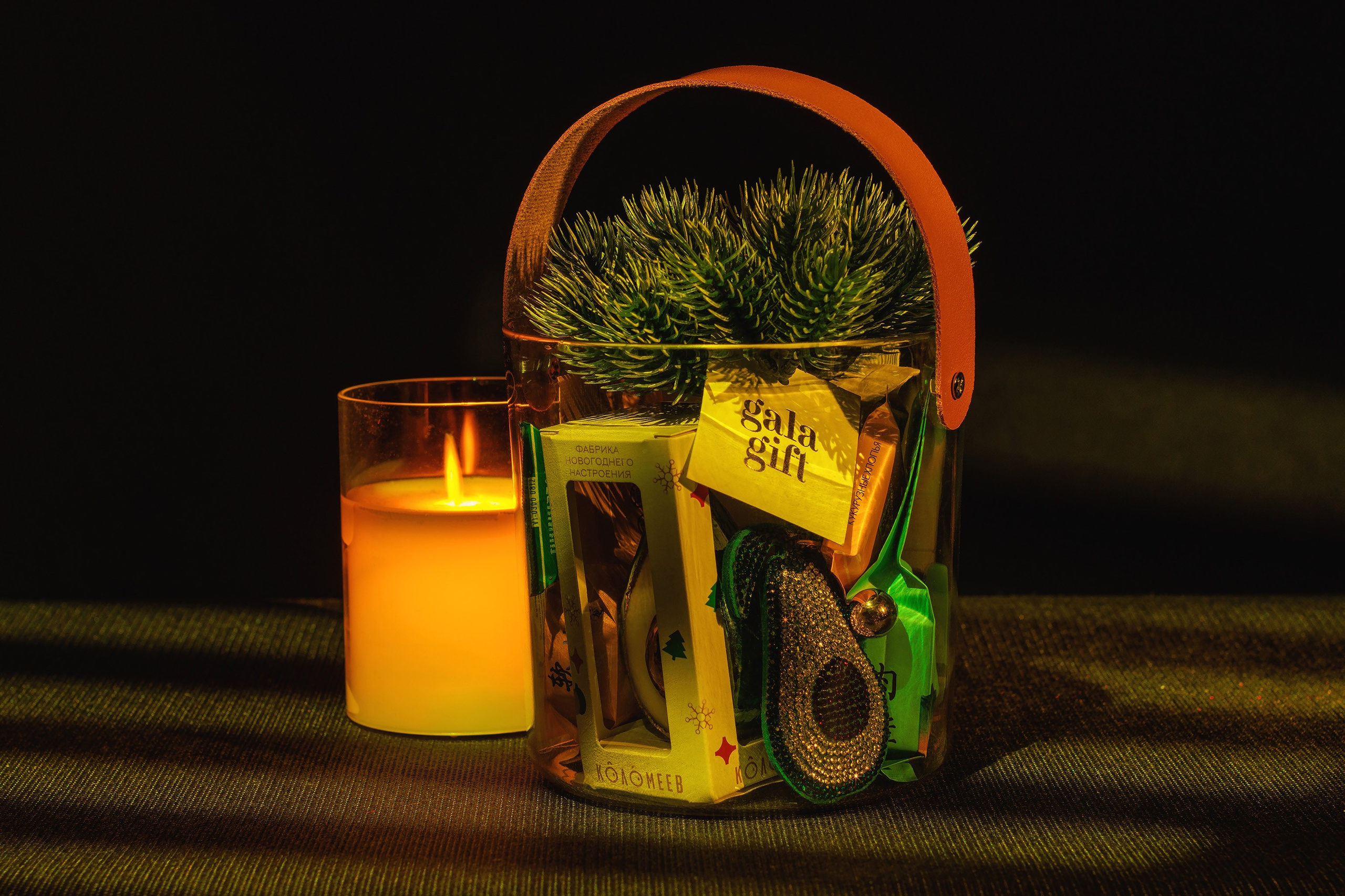 Тёплая ламповая атмосфера съёмки новогодних подарков от приморского бренда GALA GIFT. Фотосессия в Efimov Studio. Фотограф Сергей Ефимов. #СергейЕфимовФото