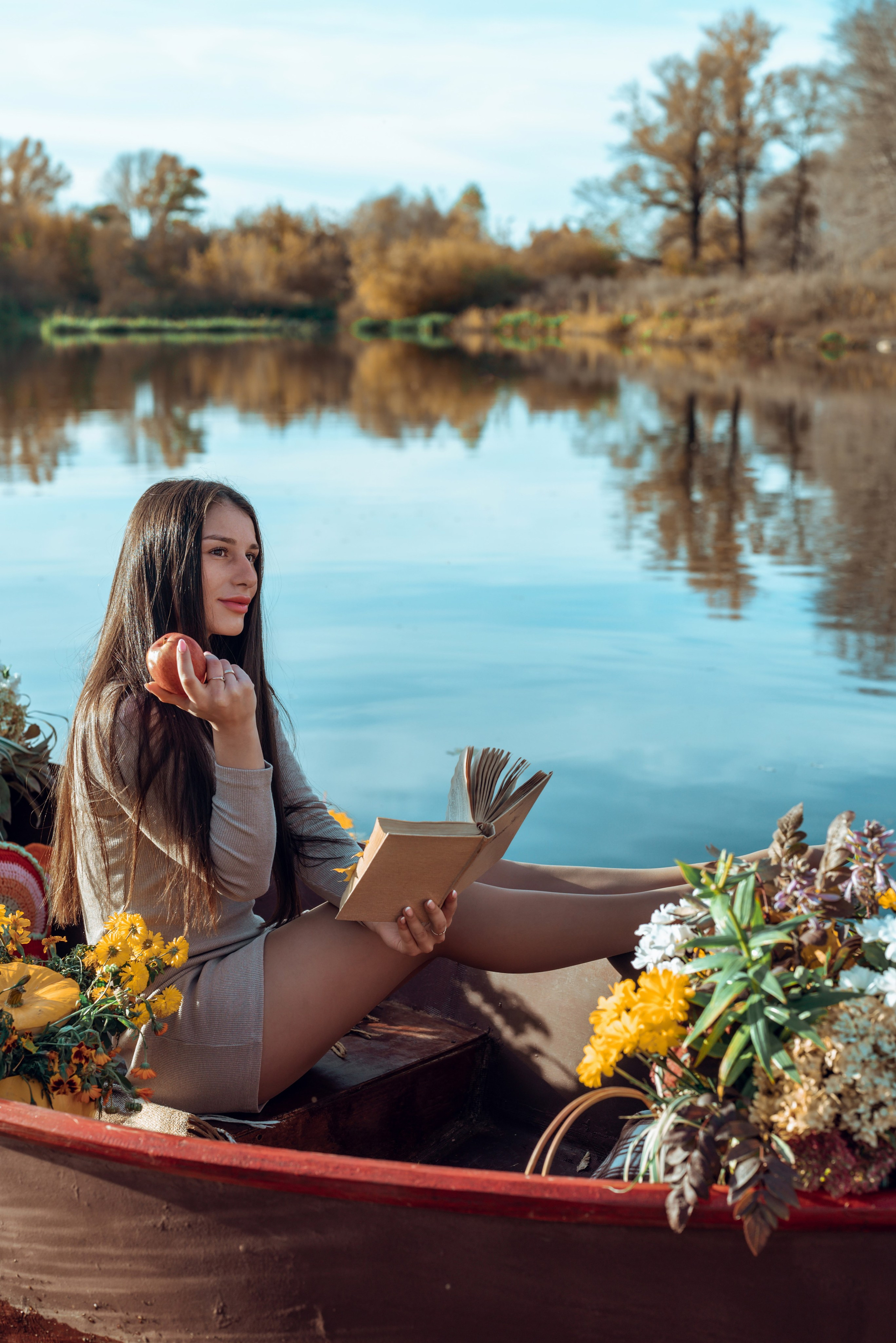 Фотопроект с осенней лодкой. Фотограф в городе Салават