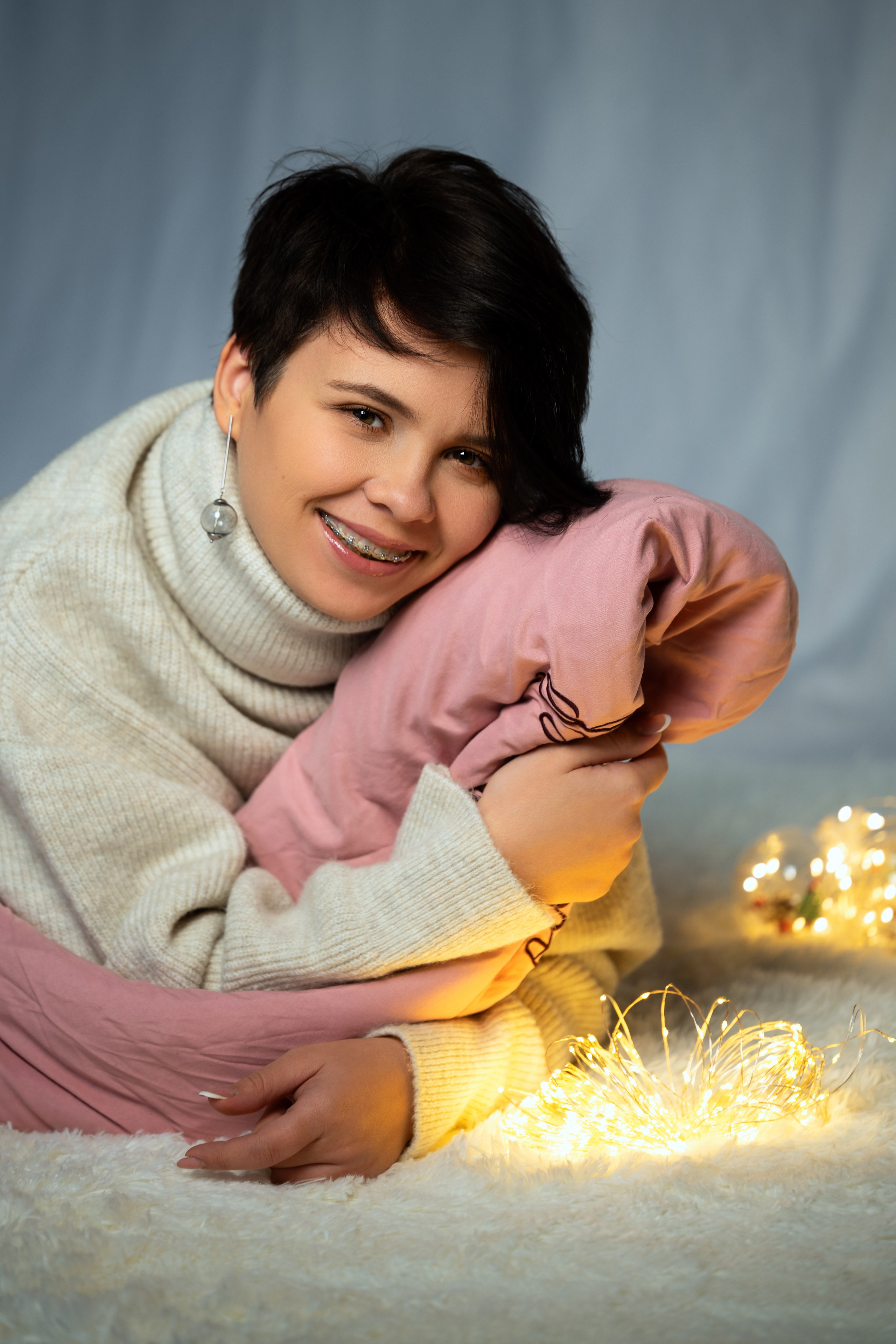 Зимняя праздничная фотосъёмка девушки