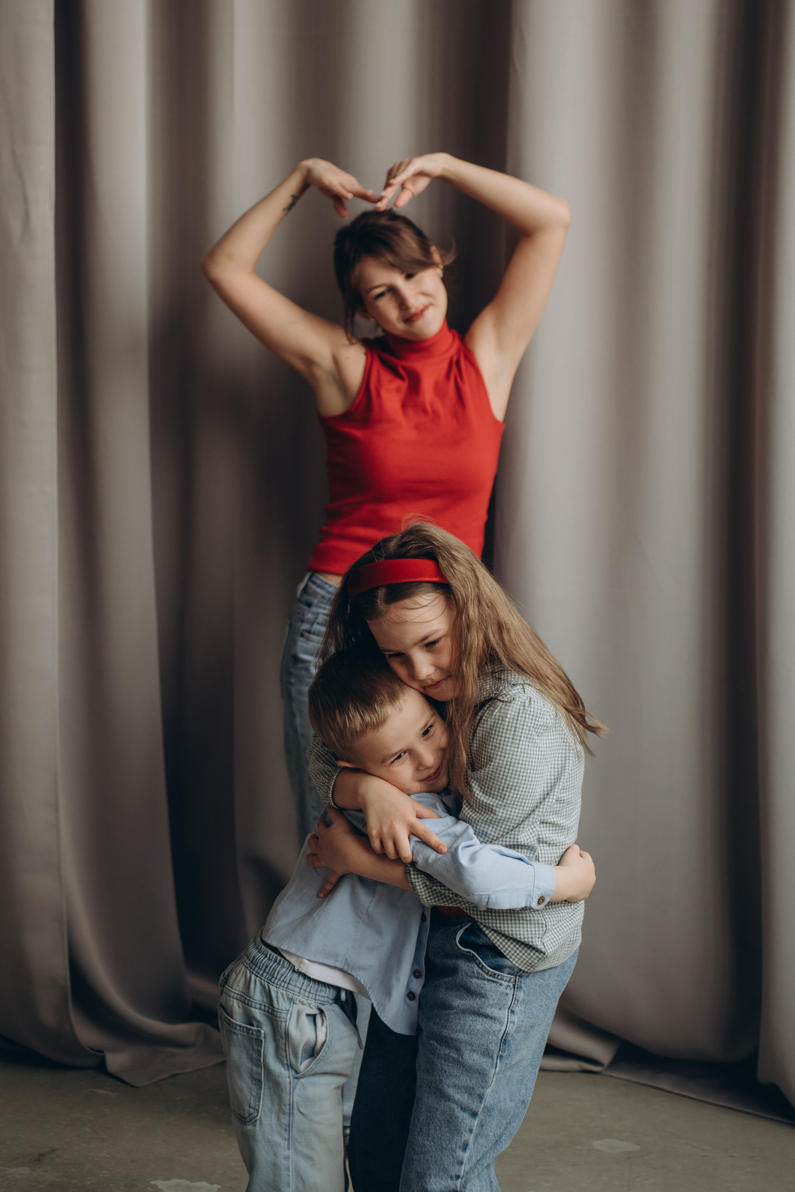 Мила, Вика и Сава. Семейный фотограф • Домашние съемки в Нижнем Новгороде