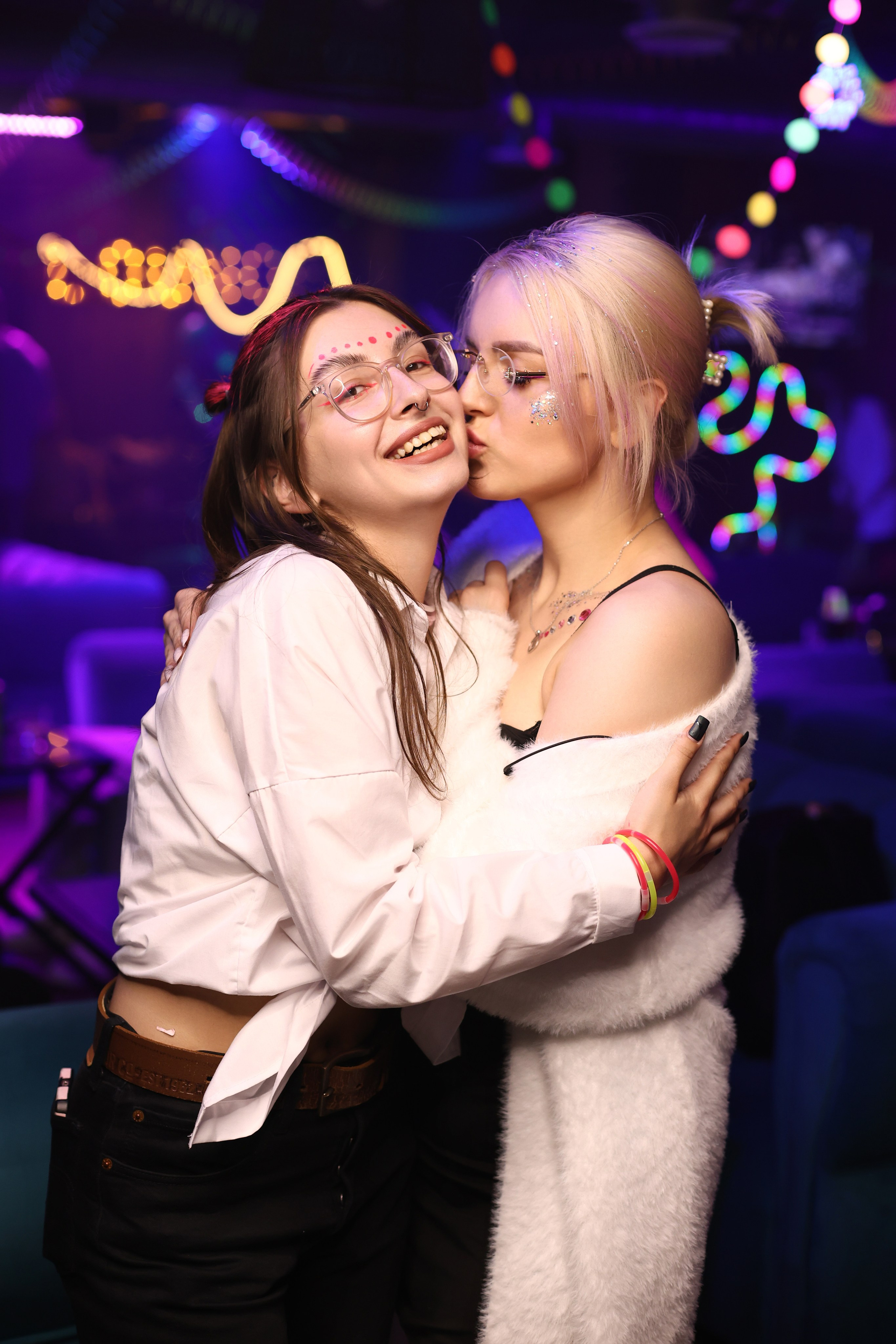 Neon Party 01.08.25. Мята Спортивная — Кальянная, караоке, бар в Минске