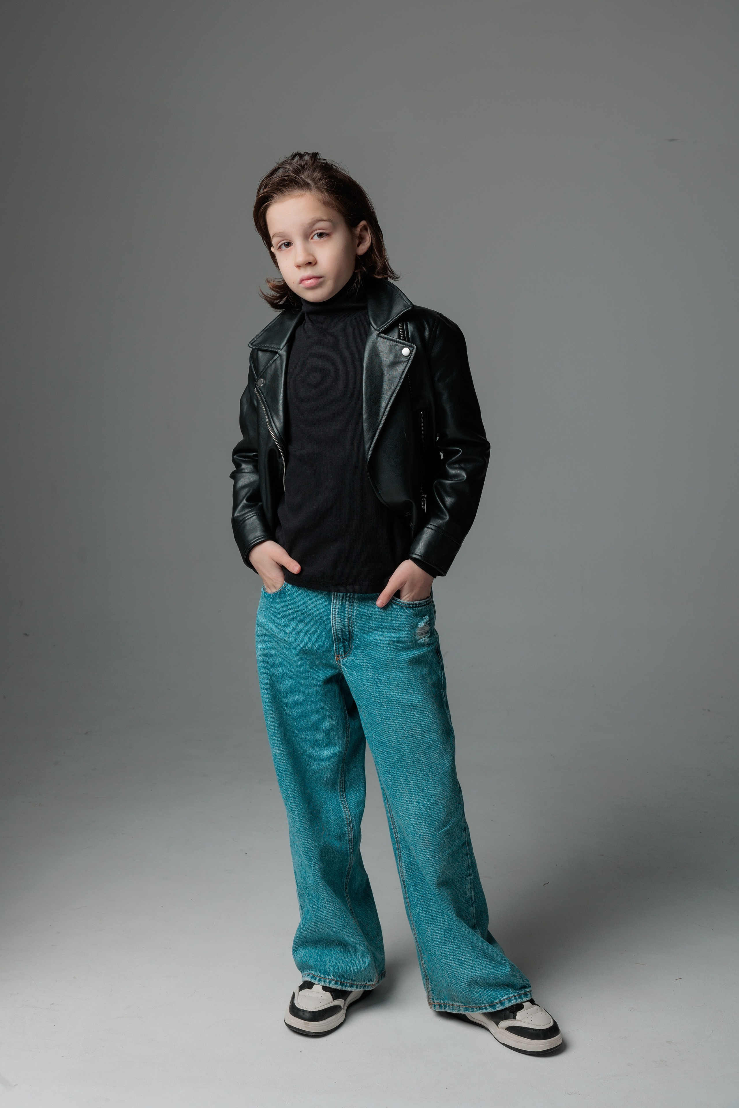 САША. Я фотограф из Москвы к Вашим услугам