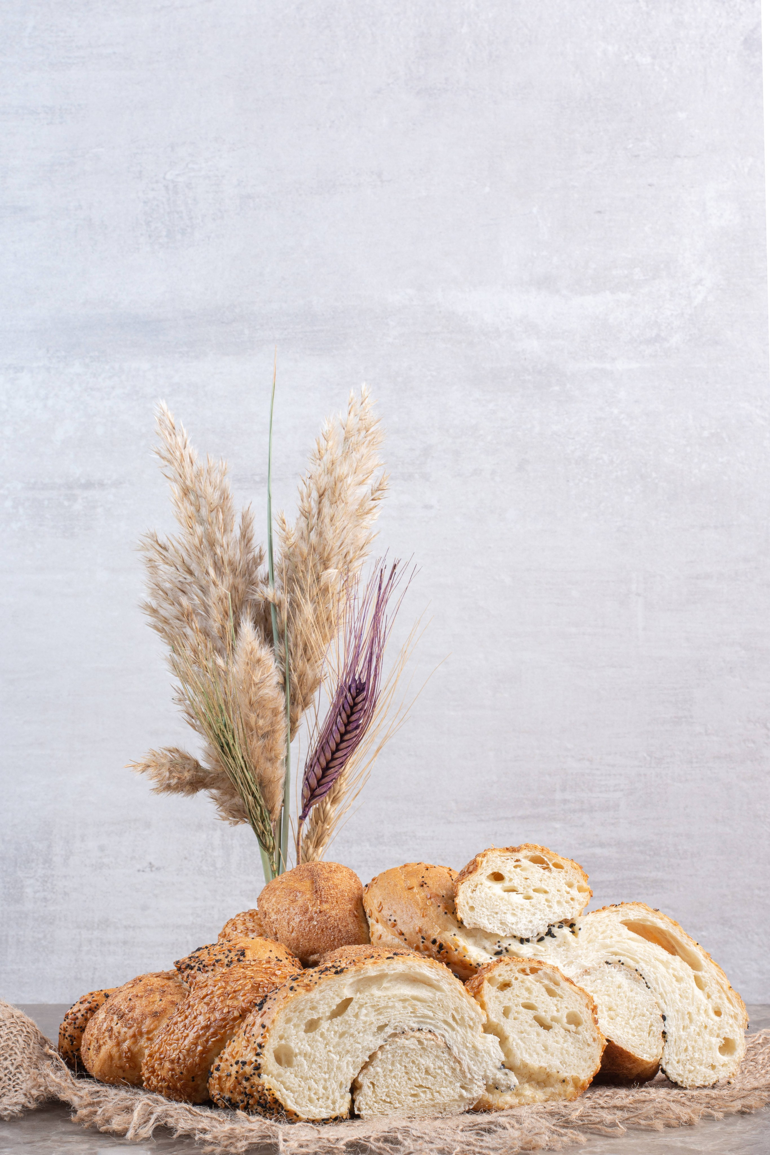 Руководству предприятия ООО «Аксайский хлебокомбинат» было вручено свидетельство системы добровольной сертификации «Сделано на Дону». Производство хлеба и хлебобулочных изделий на Юге России