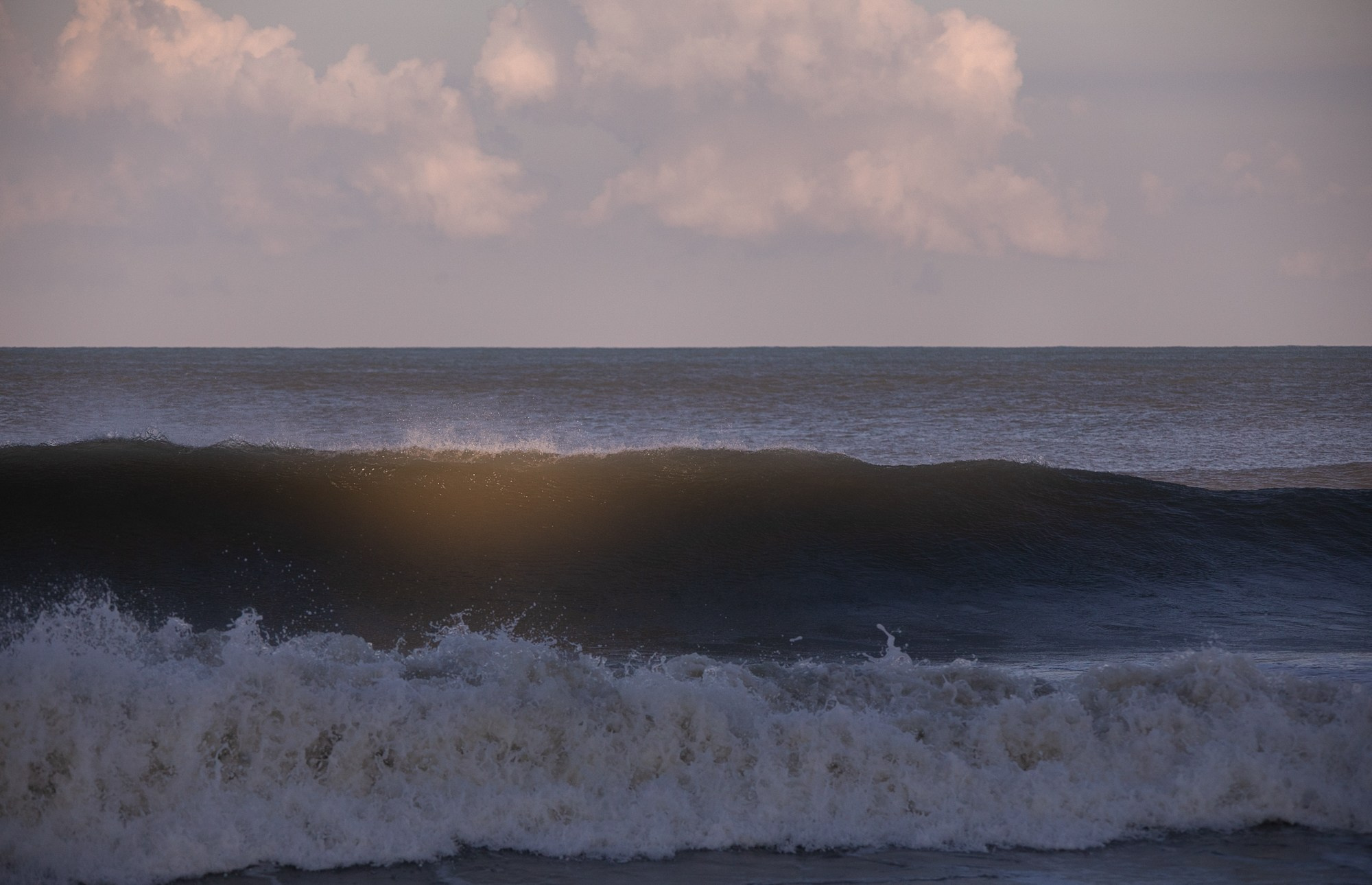 Море и серферы. Репортажный и постановочный Наталья Санникова