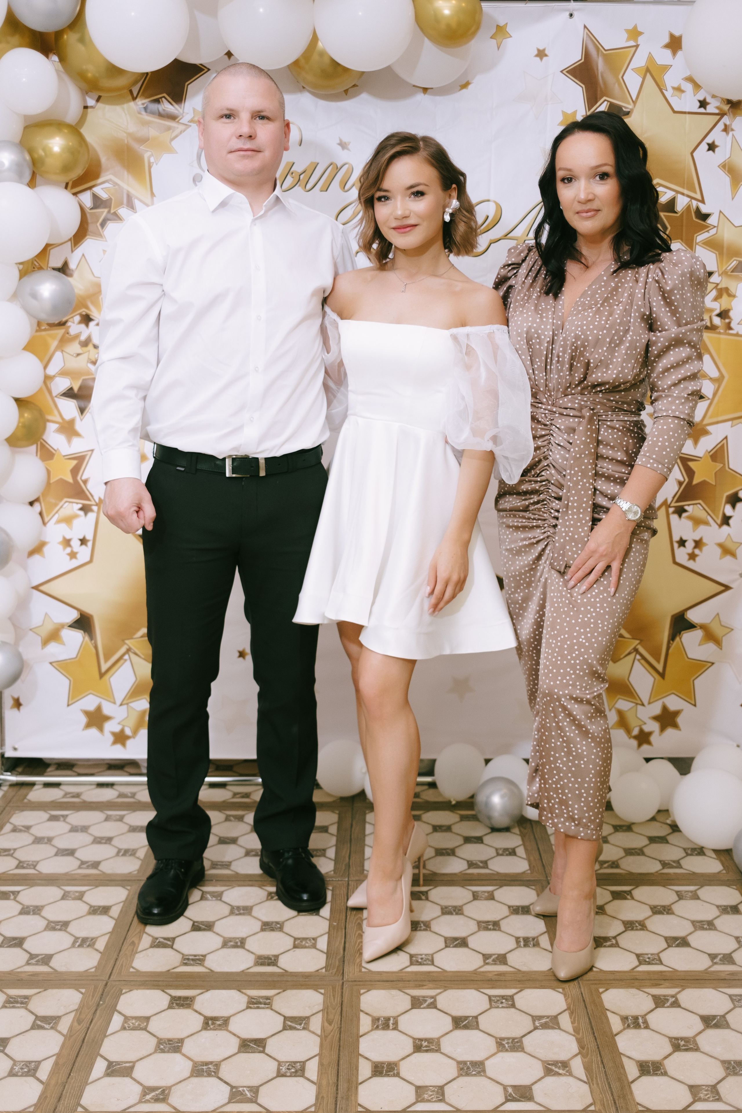 Выпускной школа 33. Свадебный и репортажной фотограф Денис Ожигин в Краснодаре и Краснодарском крае