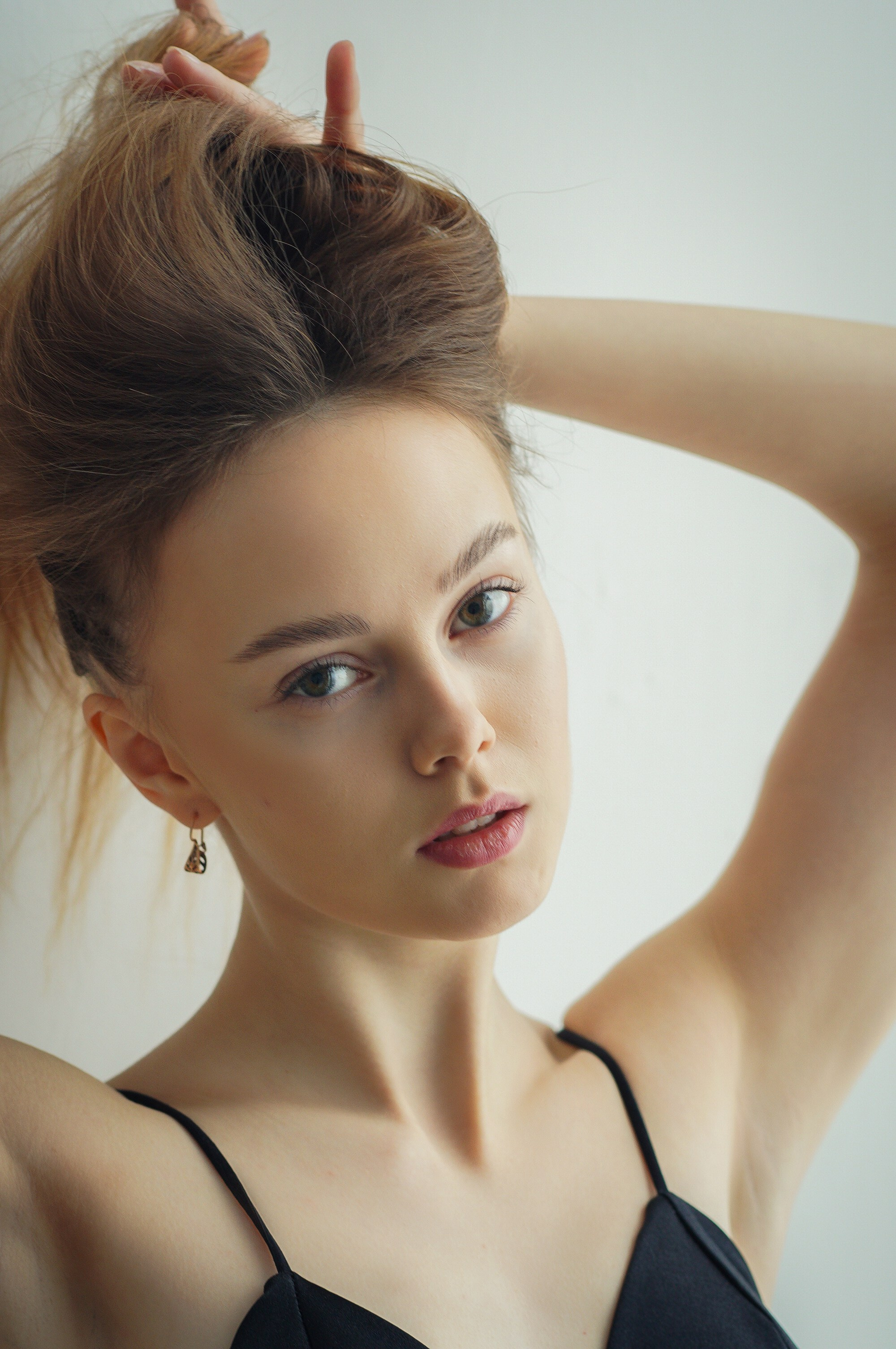 Vera. Я — Алёна и я фотографирую красиво (е)