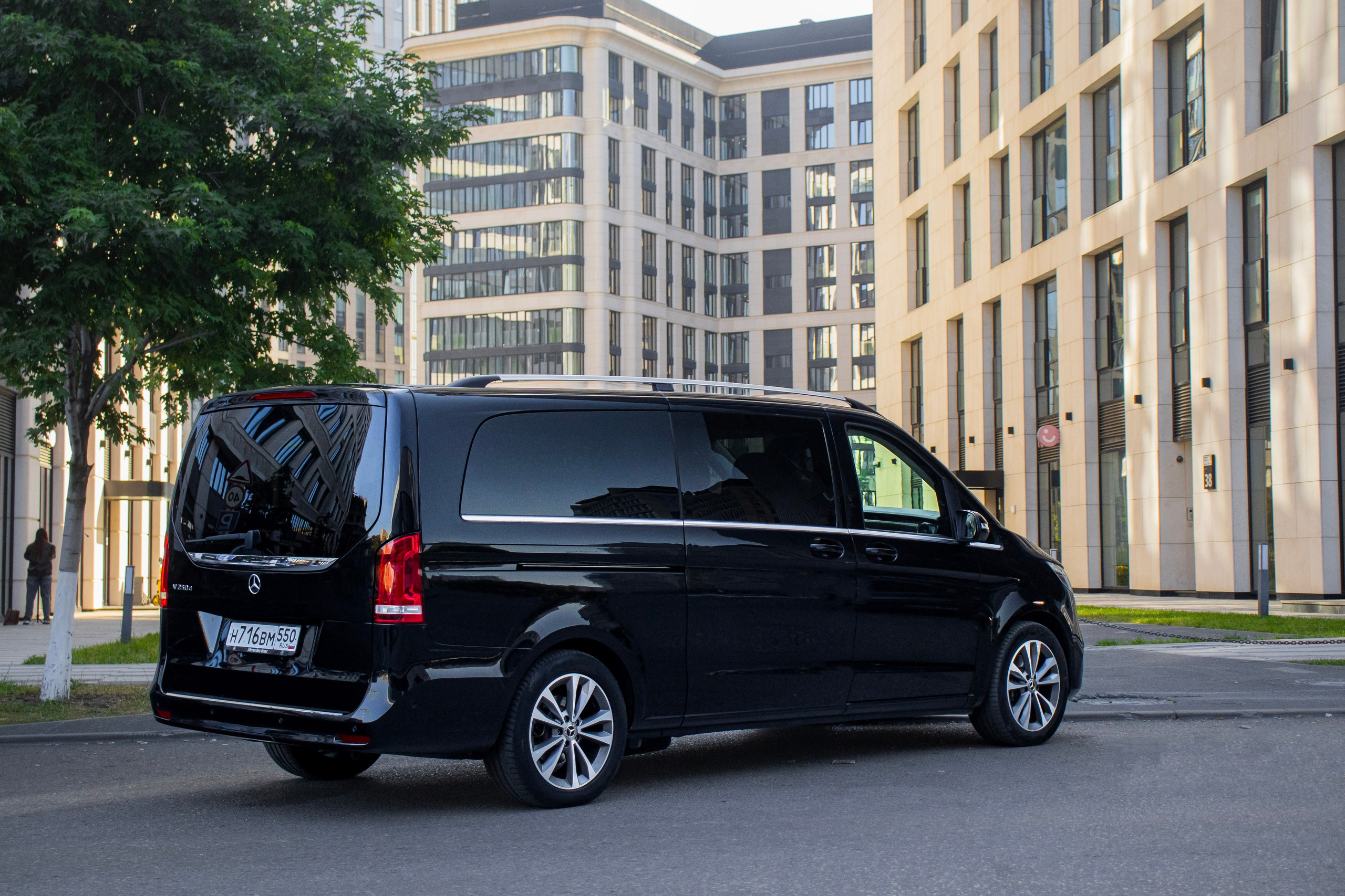 Mercedes-Benz V-class