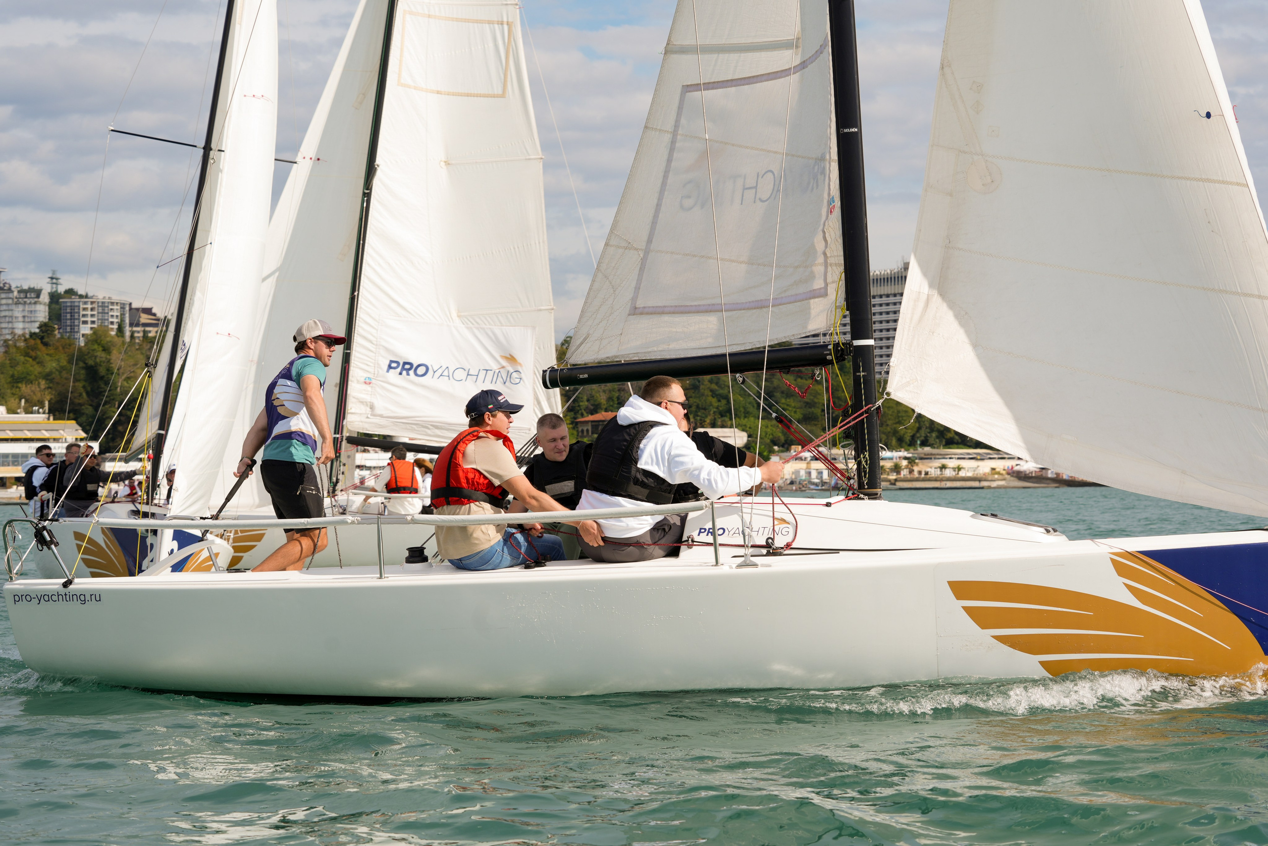 Яхтенная регата для компании Агрегатка. Репортажный фотограф в Красной Поляне и Сочи Павлюченко Екатерина