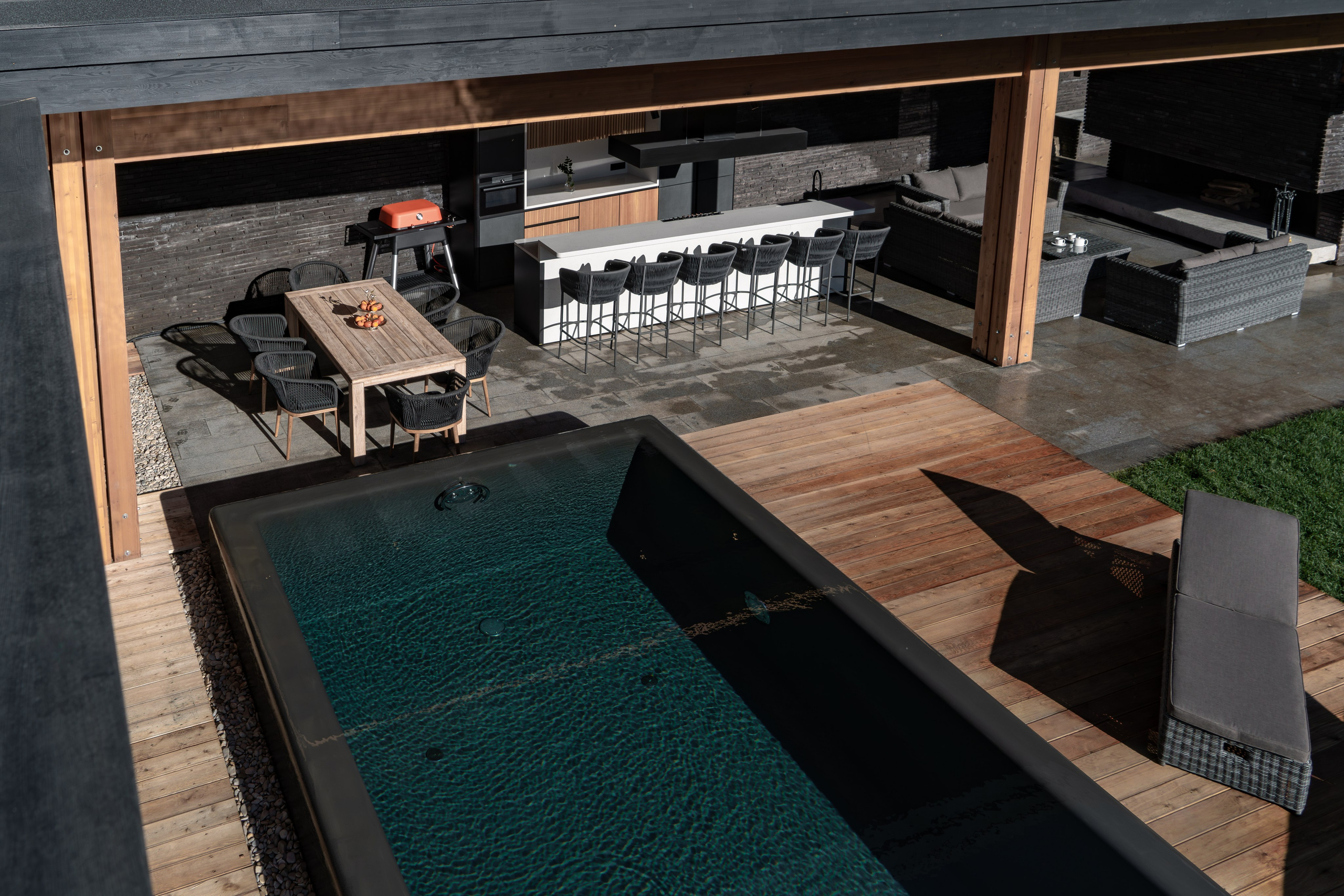 Загородный комплекс в стиле шале — экстерьер. Репортажный фотограф в Красной Поляне и Сочи Павлюченко Екатерина