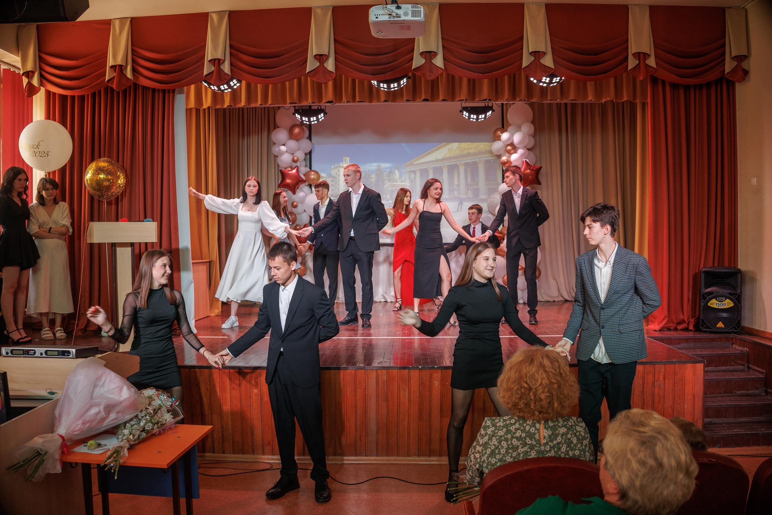 Вручение аттестатов. Свадебный и семейный фотограф в Новосибирске Ирина Дорошкова