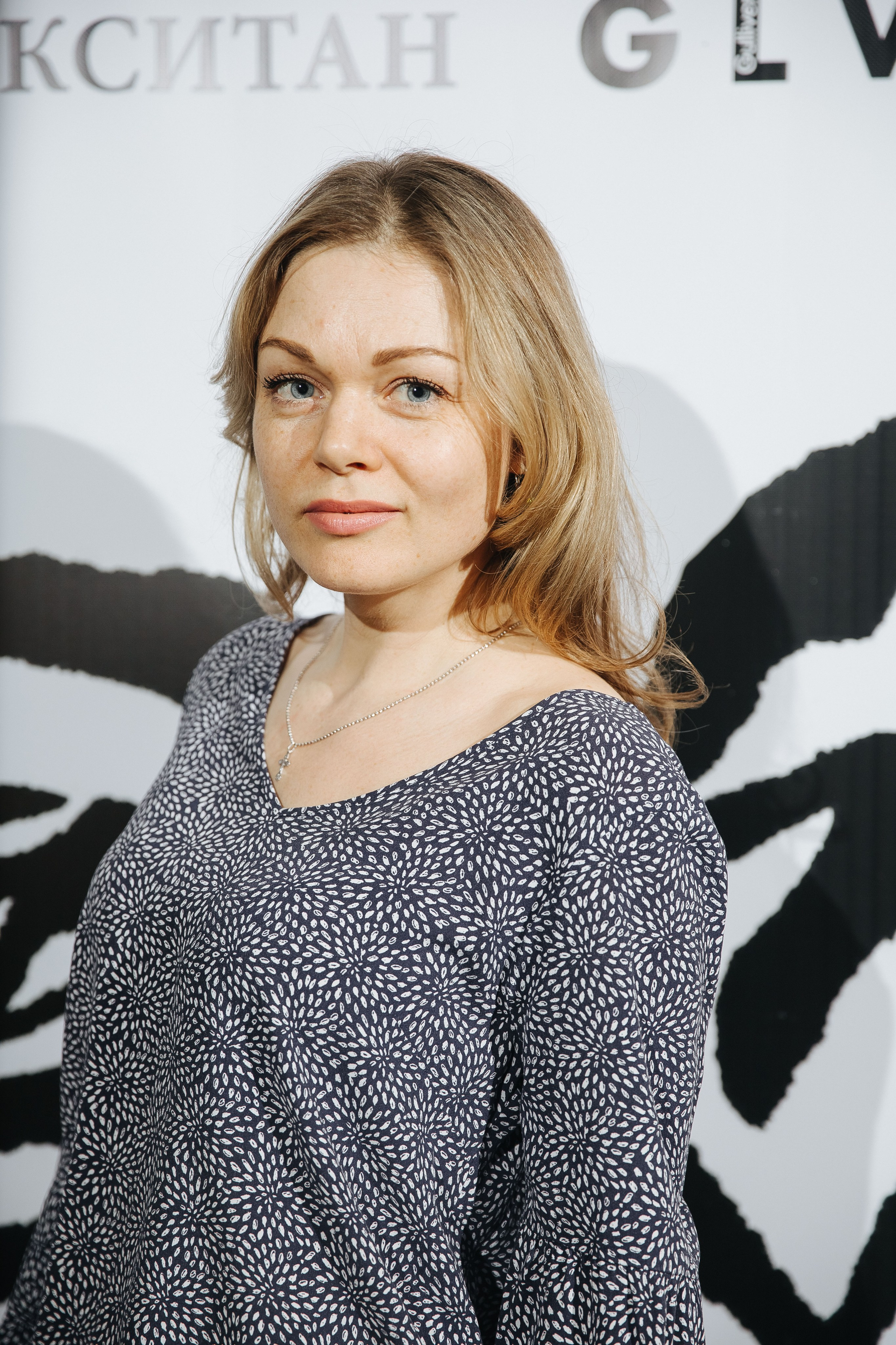 Презентация открытия магазина женской одежды GLVR в ресторане Fresco. Фотограф в Красноярске Надежда Воскресенская