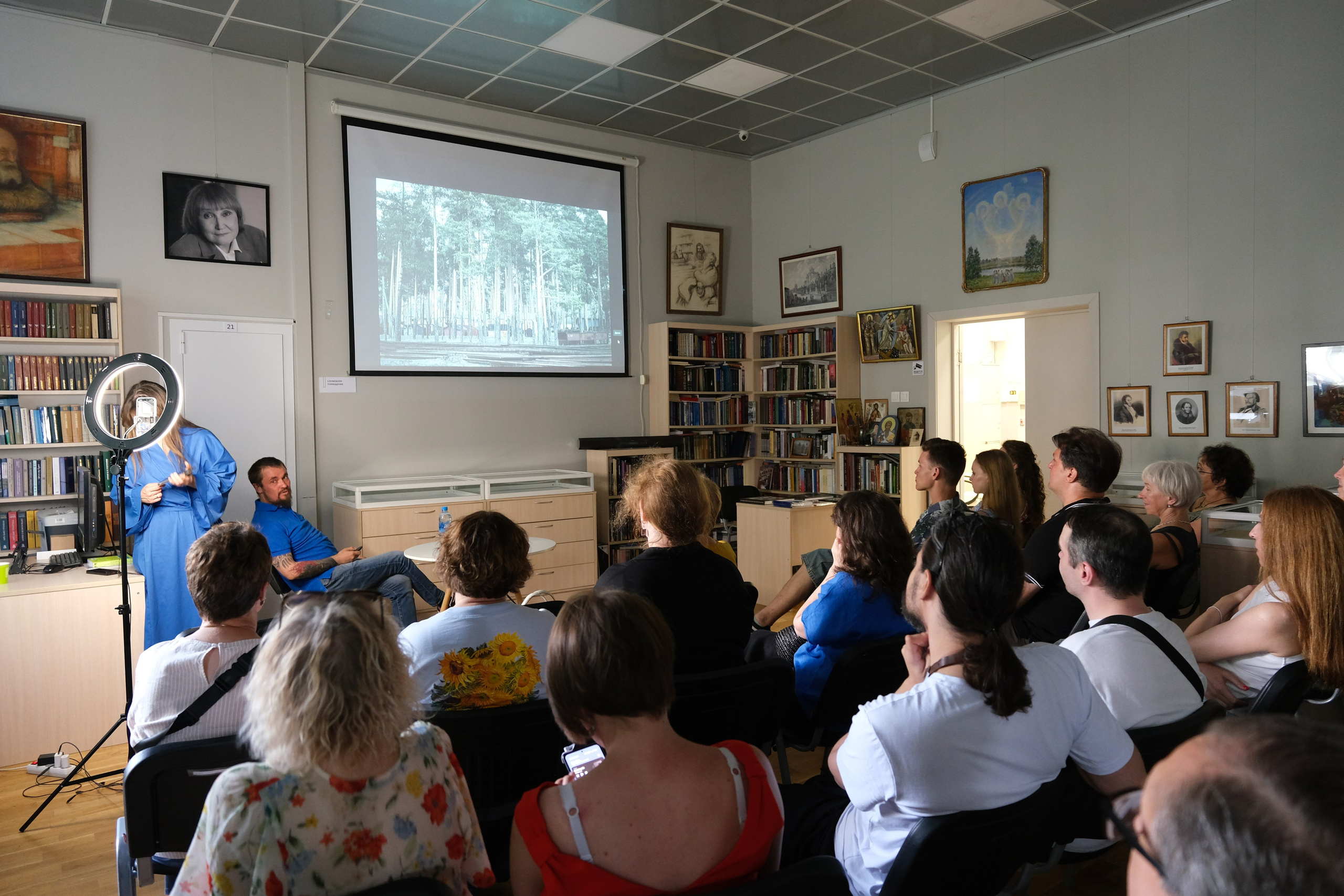 Синяя в Москве 05.07 — 20.08.25. Фотострелка