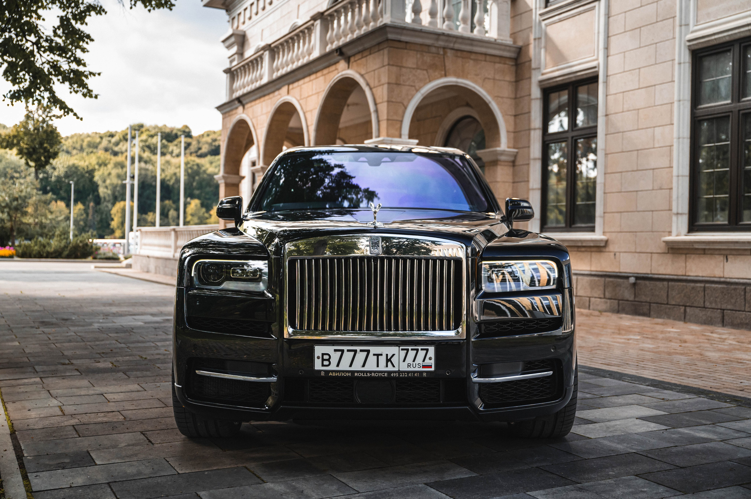Rolls-Royce Cullinan. Автомобильный фотограф в Москве — Сидоров Дмитрий