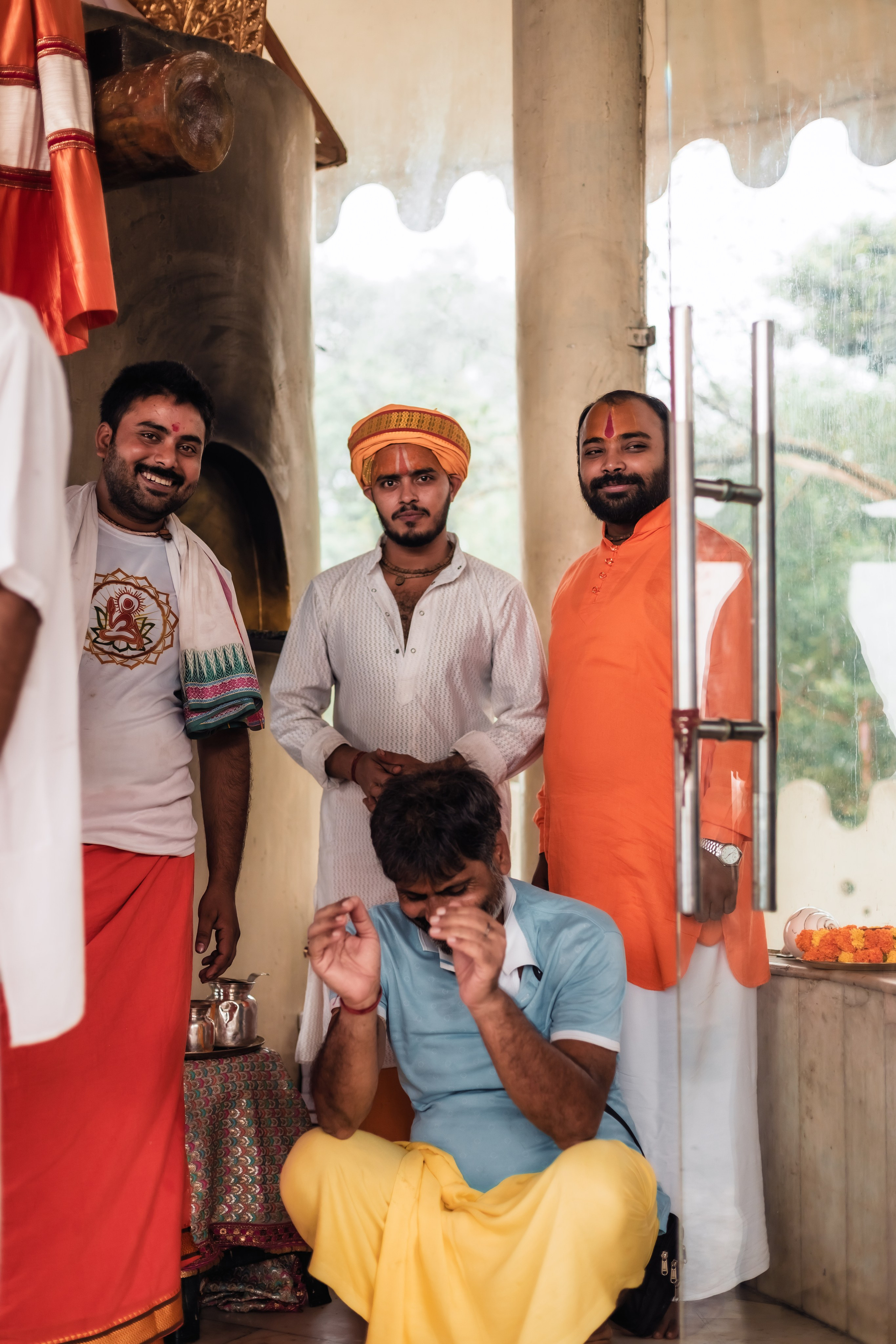 Abhisheka Devraha Baba on Sri Devdas ji maharaj bd. Mariam Bagdasaryan