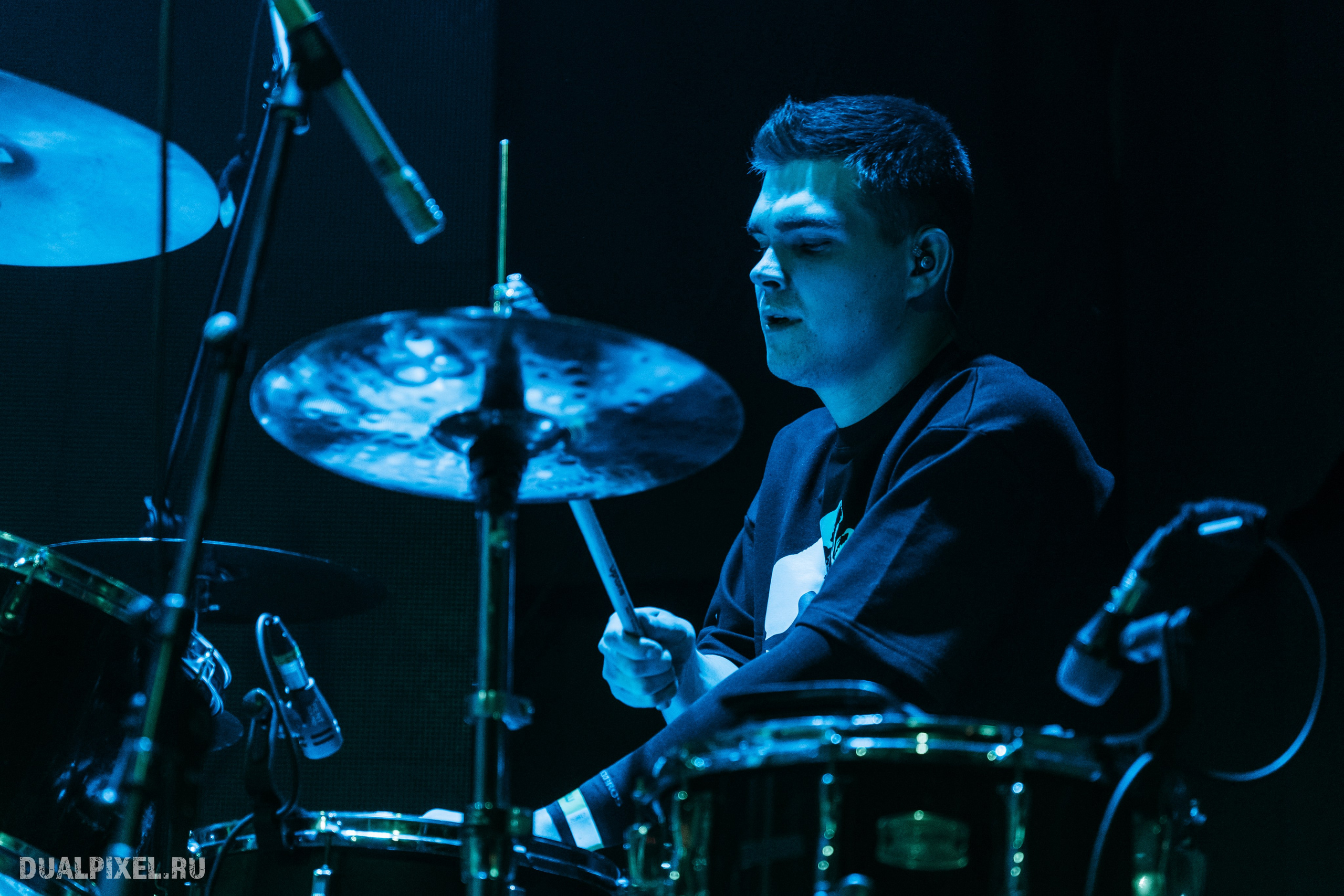 DenDerty концерт в Москве 30.03.2025. Магия музыки в кадре: Концертная Фотография