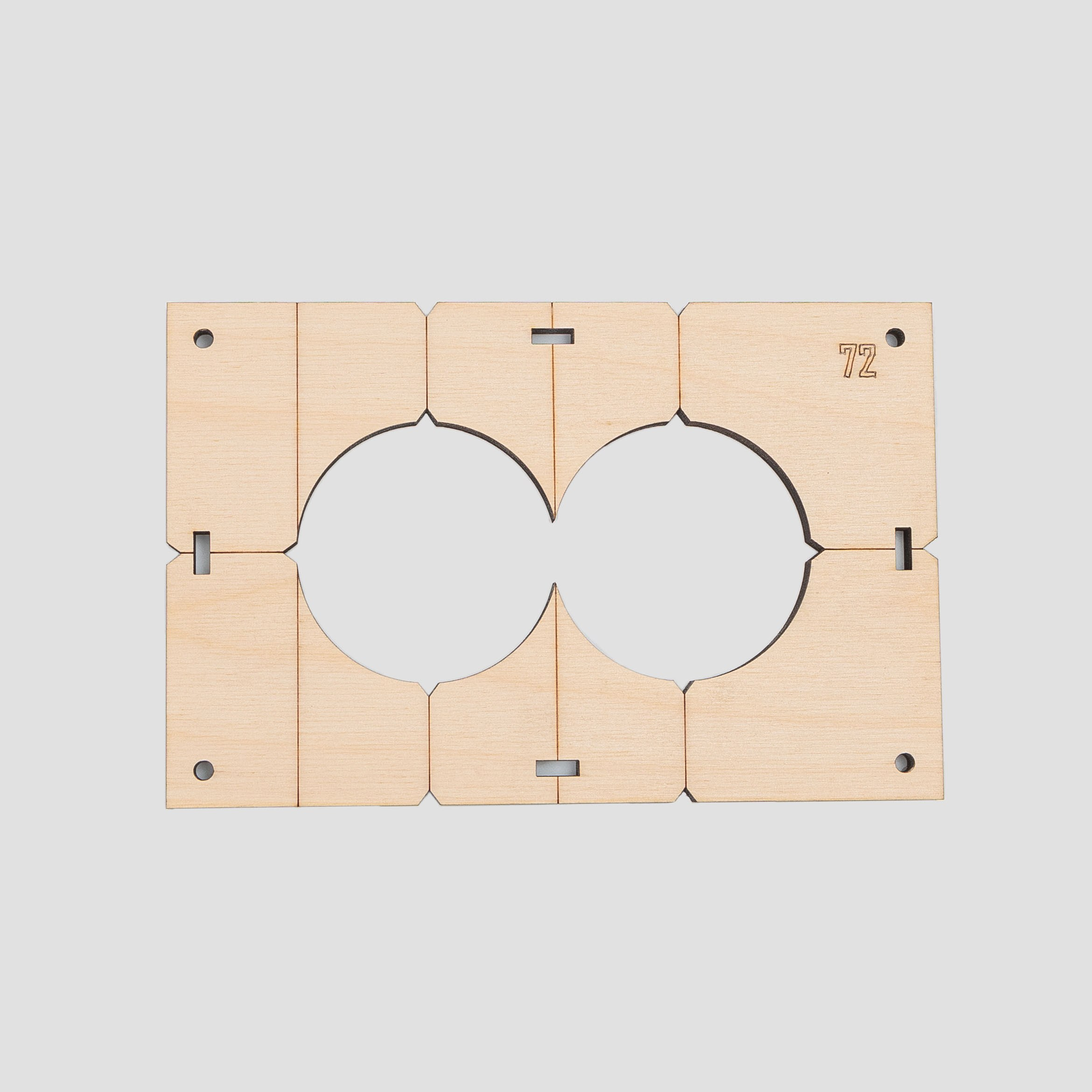 Предметные фотографии шаблонов и коронок для сверления стен