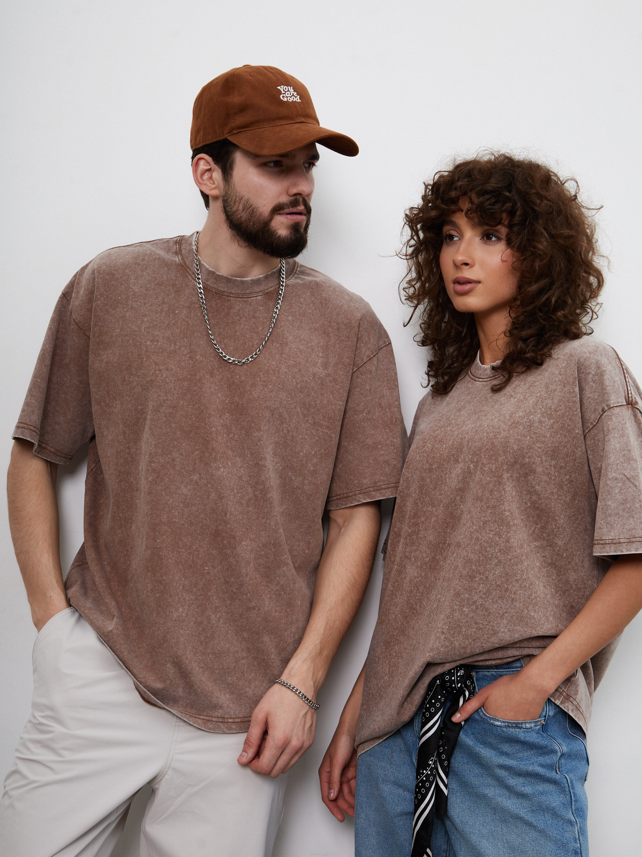 Фотосъемка футболок тай дай Екатеринбург Wildberries ВБ Ozon Озон фотосессия одежды Екб заказать цена фотосъемка товара WB варенки Екб. Фотограф Екатеринбург Анастасия Жерновская | Маркетплейсы и нейрофото