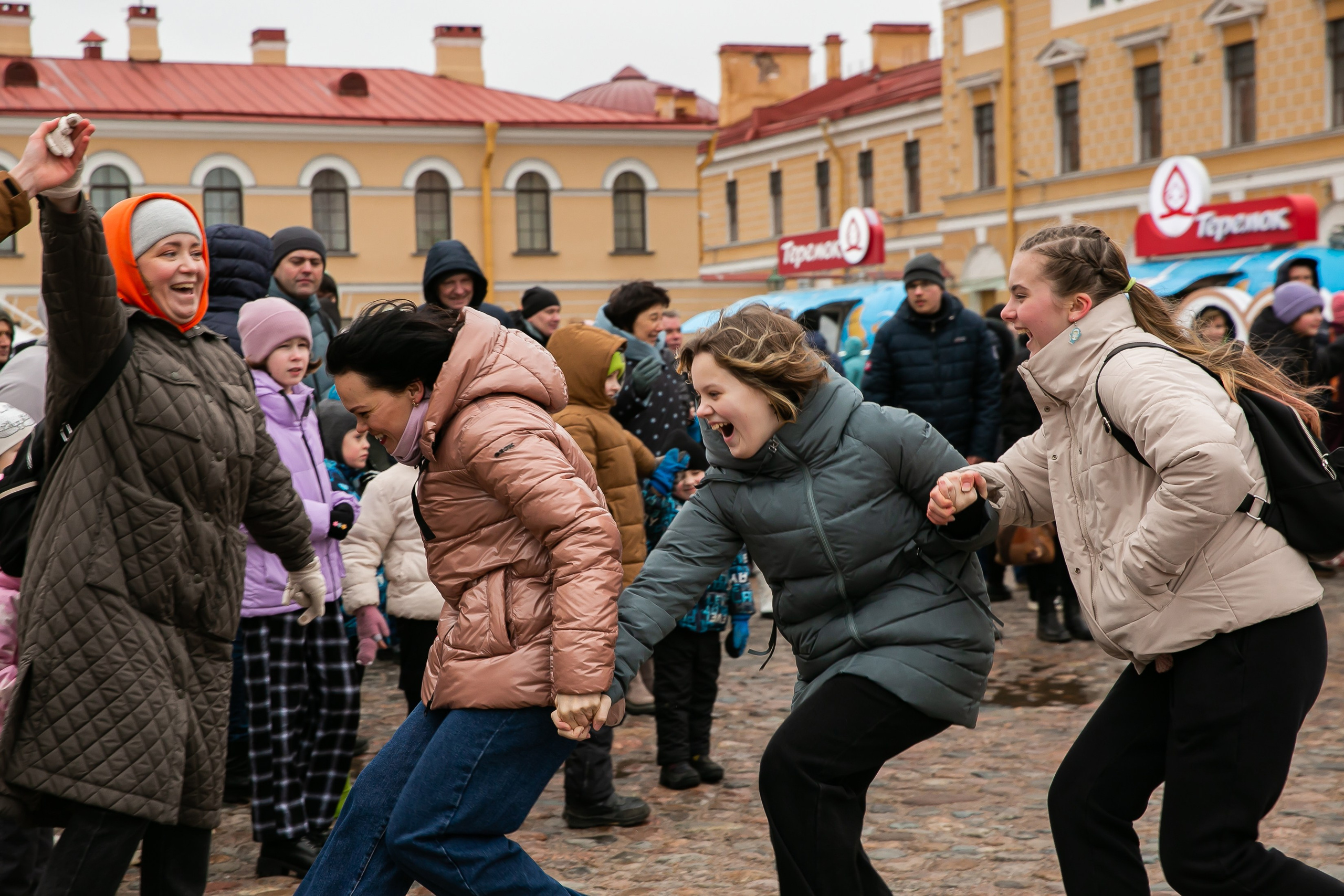 Масленица 2024 Петропавловская крепость. Семейный и портретный фотограф в Санкт-Петербурге Ольга Станкова