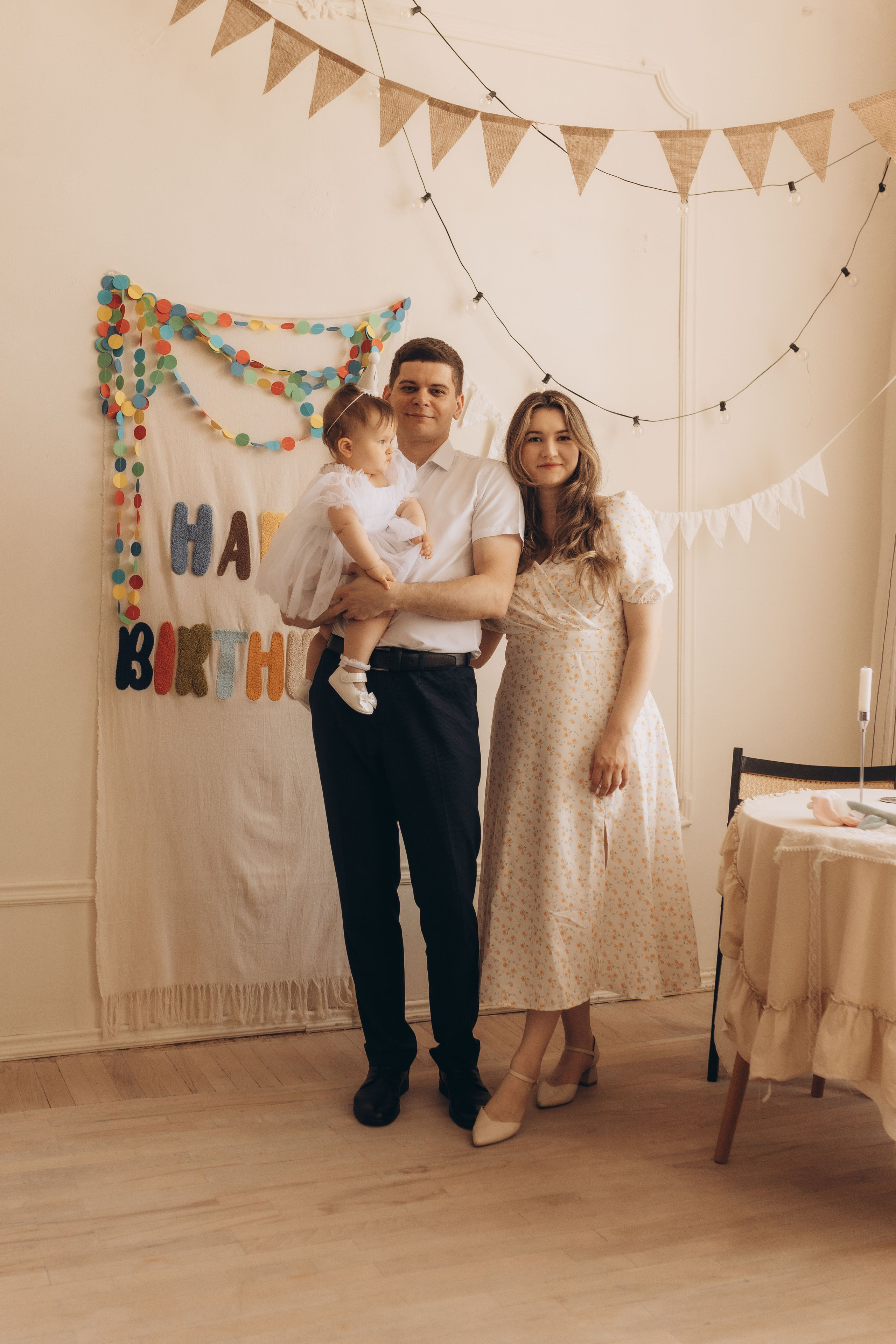 Лизе один годик. Семейная фотосессия в студии редкое фото. Фотограф в Ставрополе Svetlana Matveeva