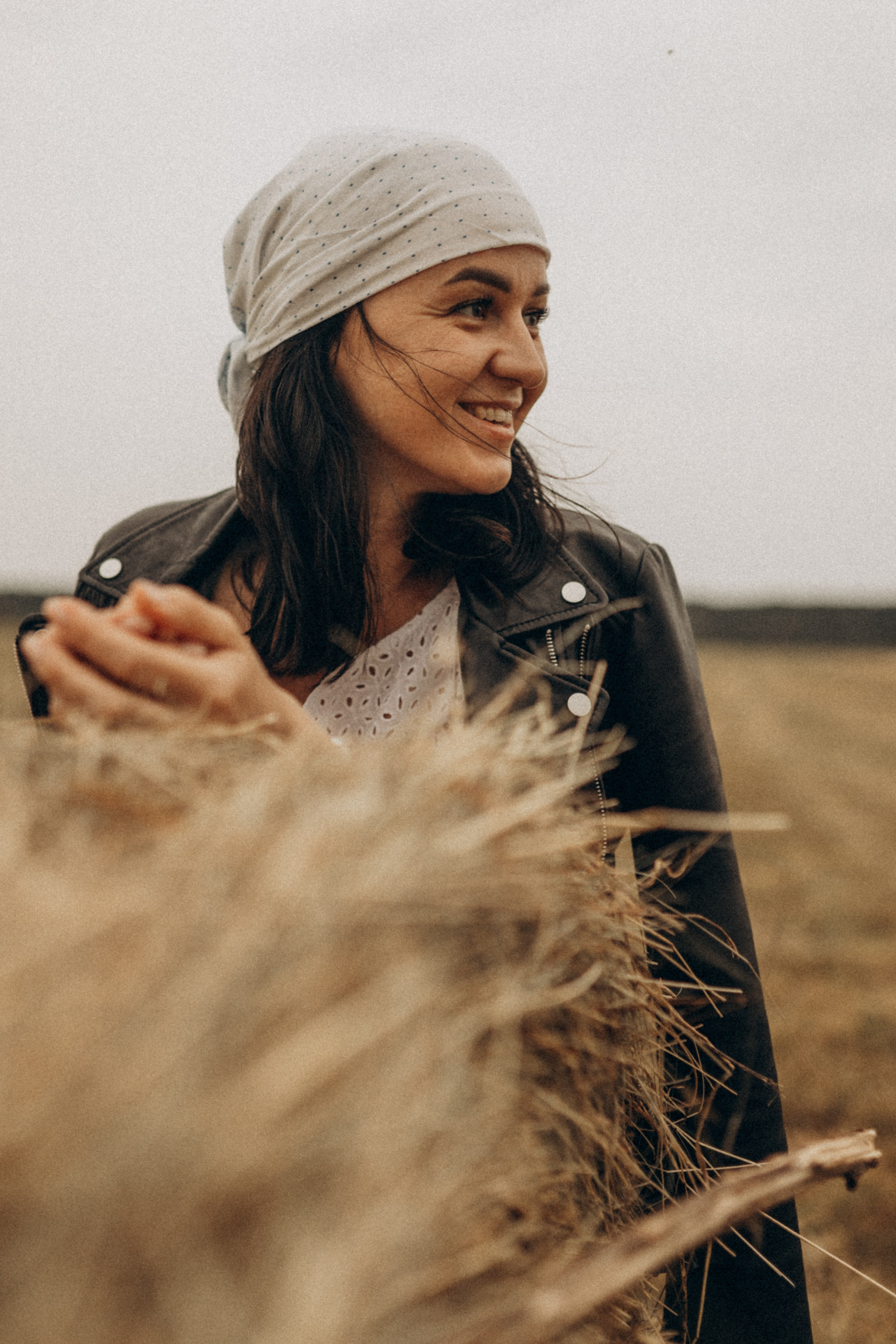 Кристина — индивидуальная фотосессия (стога, поле). Фотограф в Ставрополе Svetlana Matveeva